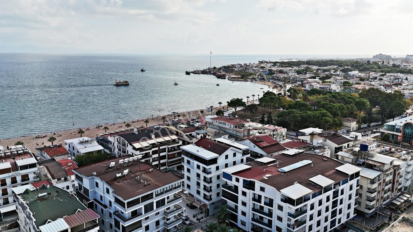 Altınkum Sahiline Sadece 50 Adım! Eşsiz Konumda 2+1 Daire