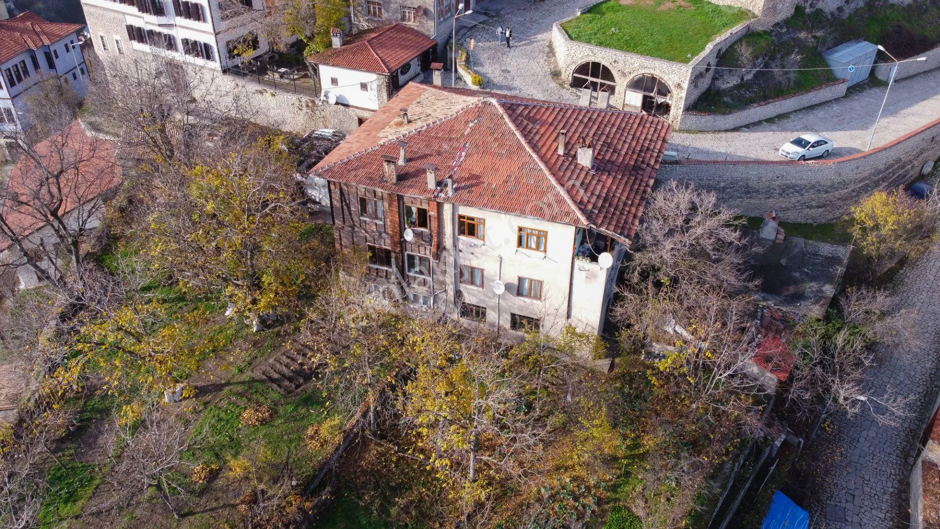 Karabük Safranbolu Çeşme Mahallesinde Tarihi Ev Ve Arsası - Görsel 8