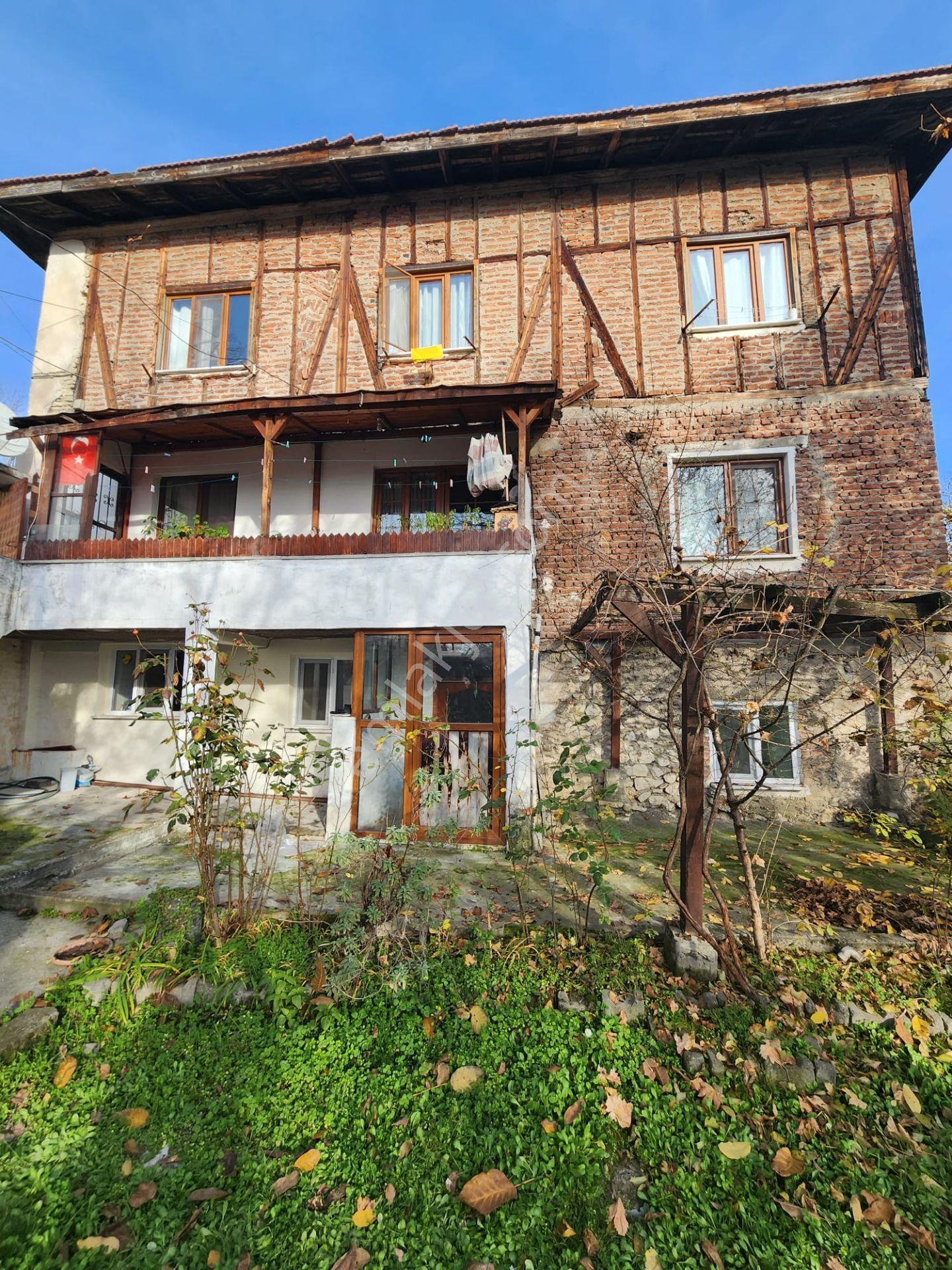 Karabük Safranbolu Çeşme Mahallesinde Tarihi Ev Ve Arsası - Görsel 2