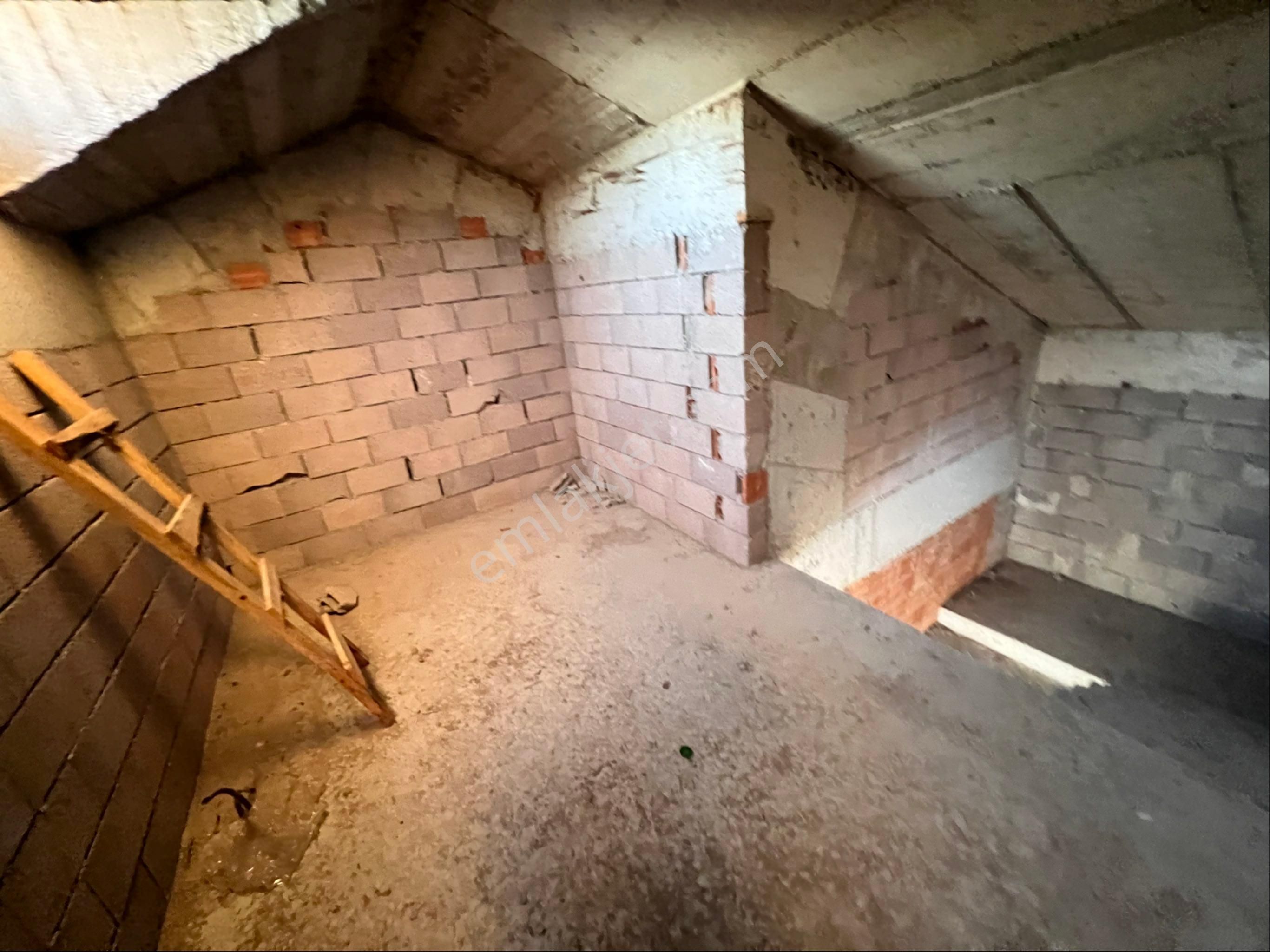 Güzelkent Mah Çift Parsel Kurumsal İşyerine Uygun Natamam Villa - Görsel 19
