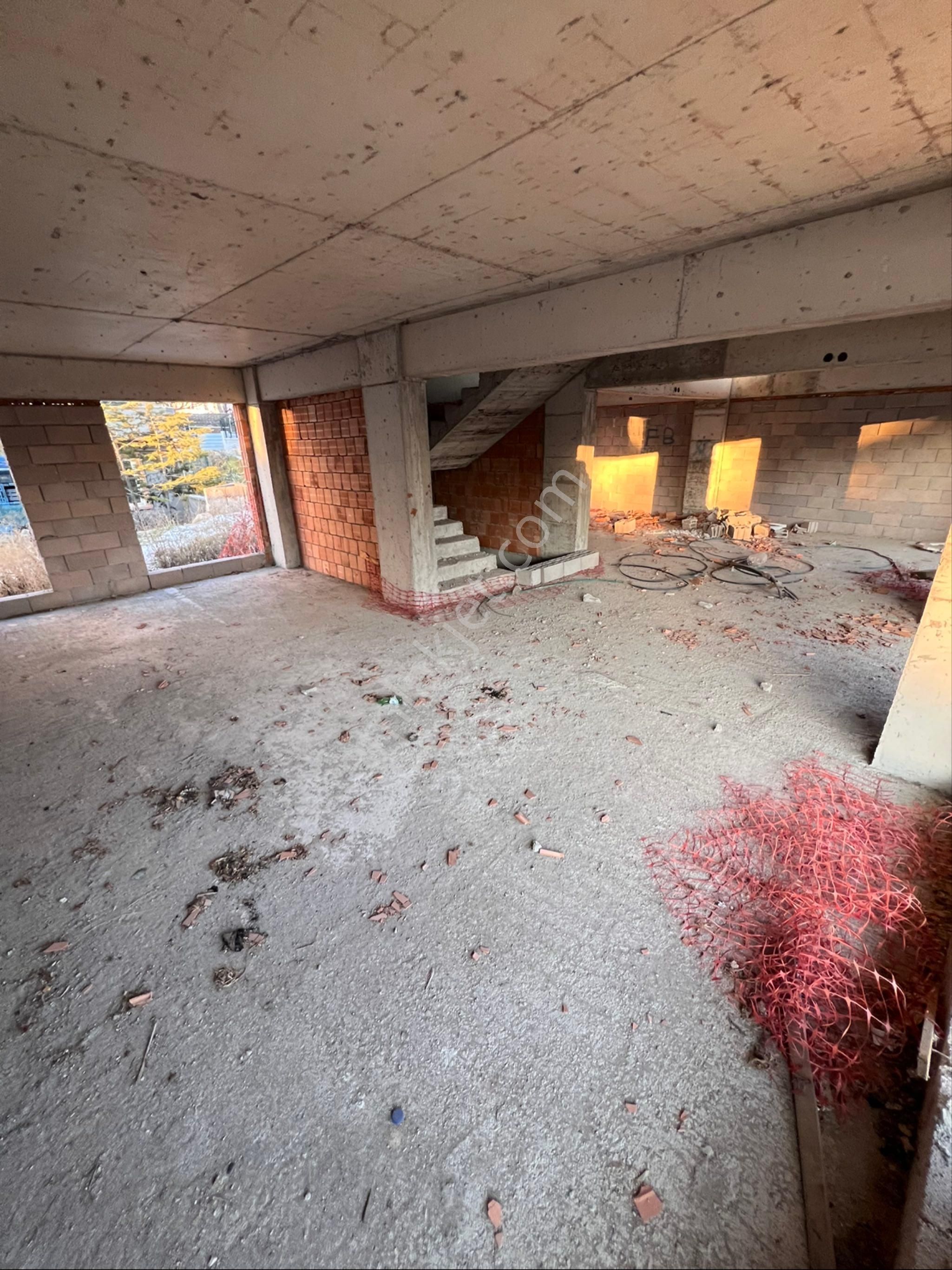 Güzelkent Mah Çift Parsel Kurumsal İşyerine Uygun Natamam Villa - Görsel 6