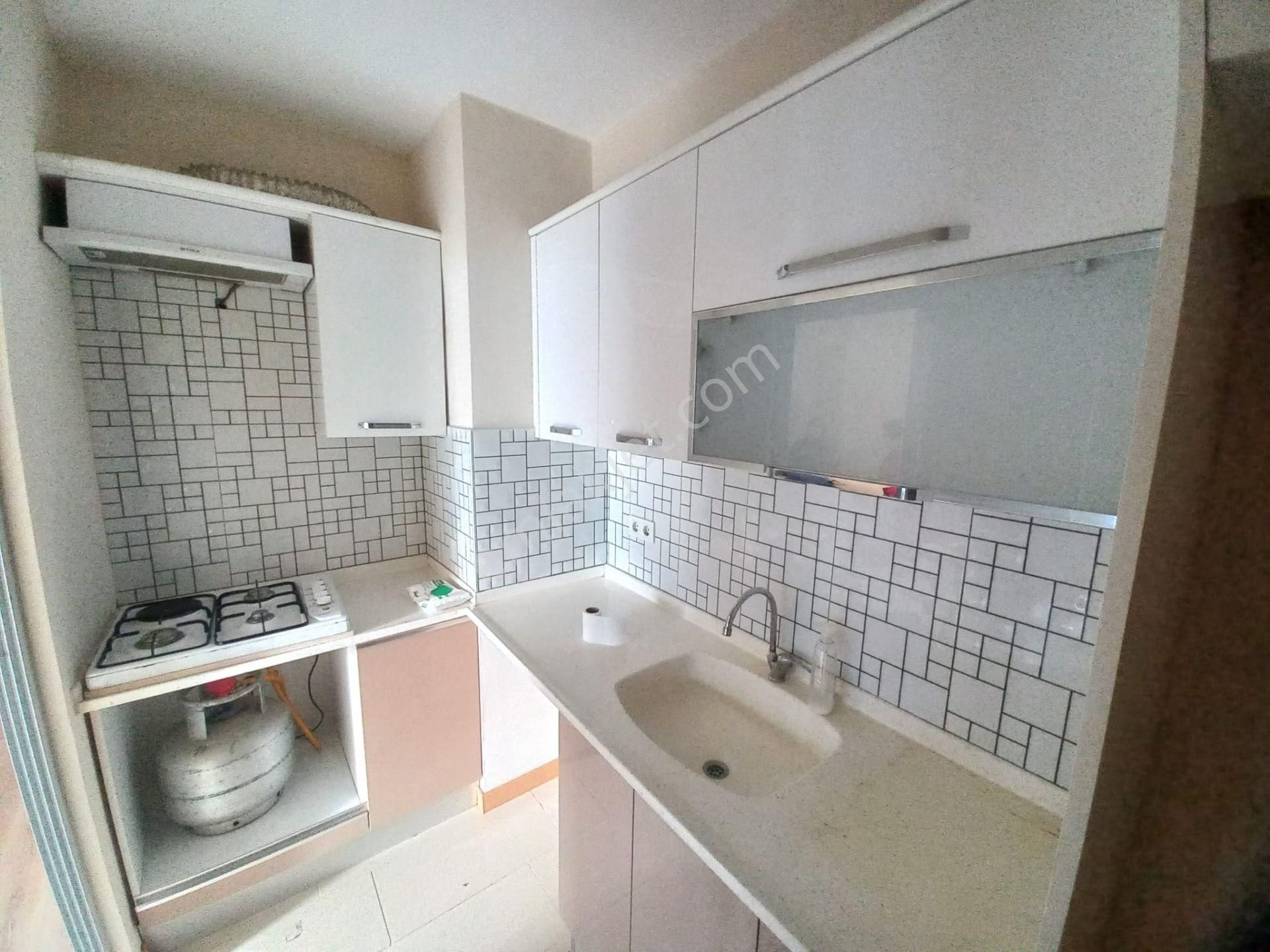 Bornova Stadyum Metro Yakınlarındayedi Yıllık Binada Bakımlı 1+1 Satılık Ticari Konut - Görsel 18