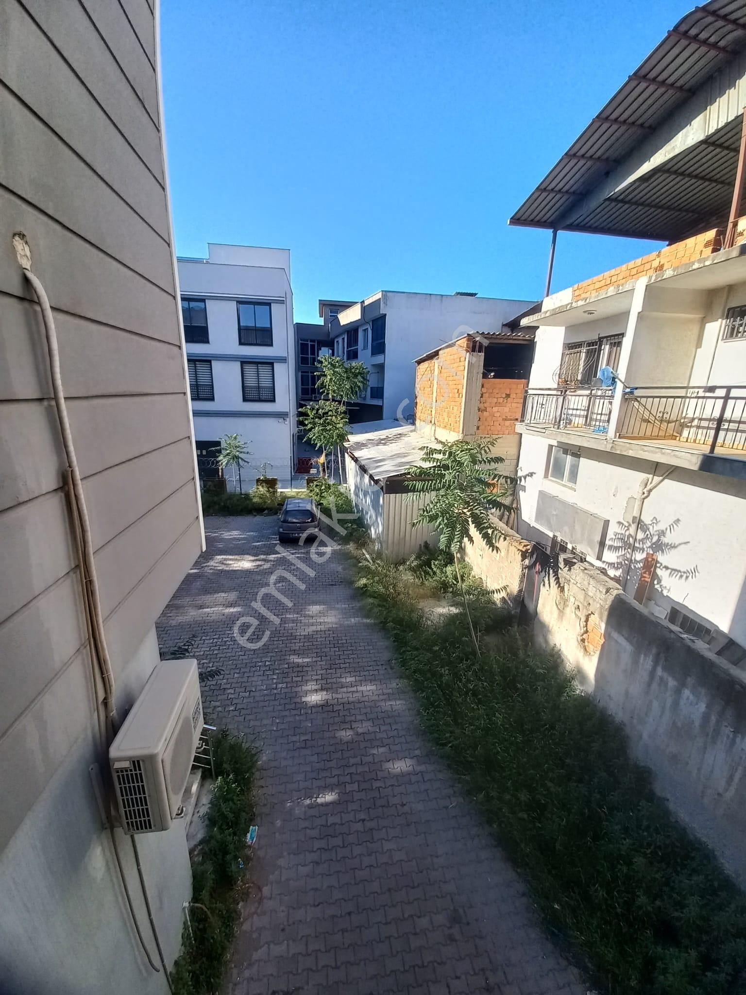 Bornova Stadyum Metro Yakınlarındayedi Yıllık Binada Bakımlı 1+1 Satılık Ticari Konut - Görsel 15