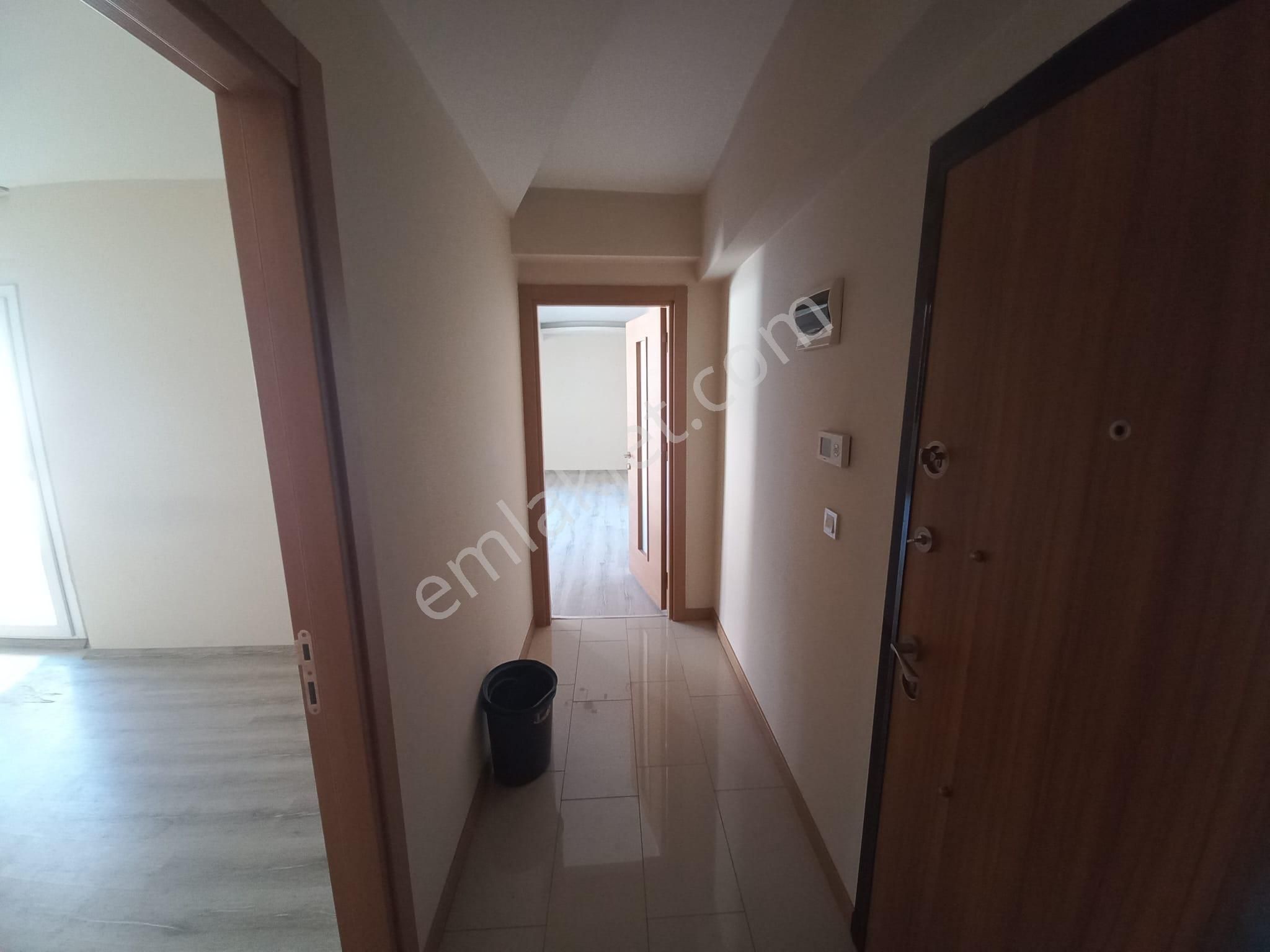 Bornova Stadyum Metro Yakınlarındayedi Yıllık Binada Bakımlı 1+1 Satılık Ticari Konut - Görsel 3