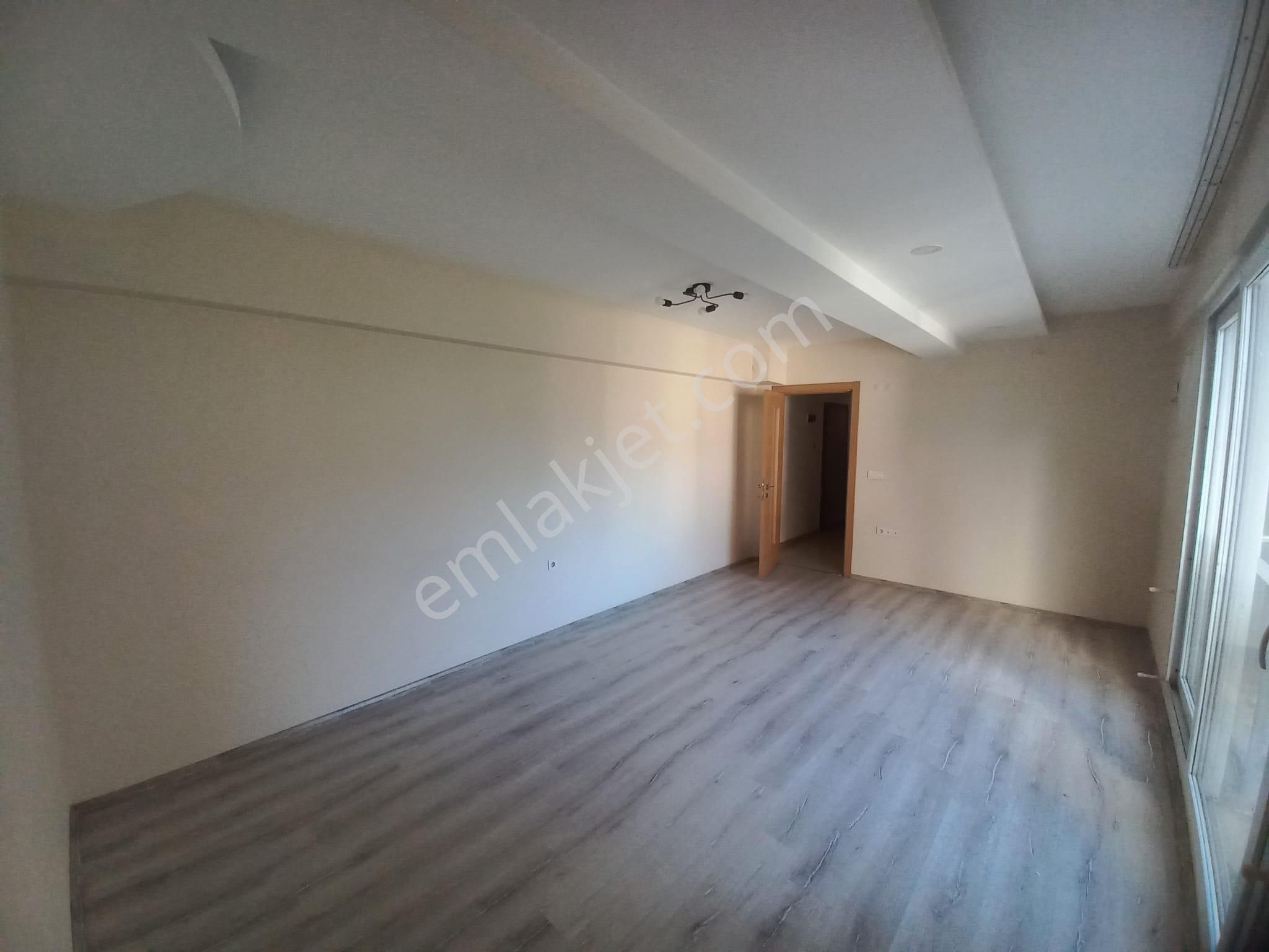 Bornova Stadyum Metro Yakınlarındayedi Yıllık Binada Bakımlı 1+1 Satılık Ticari Konut - Görsel 14