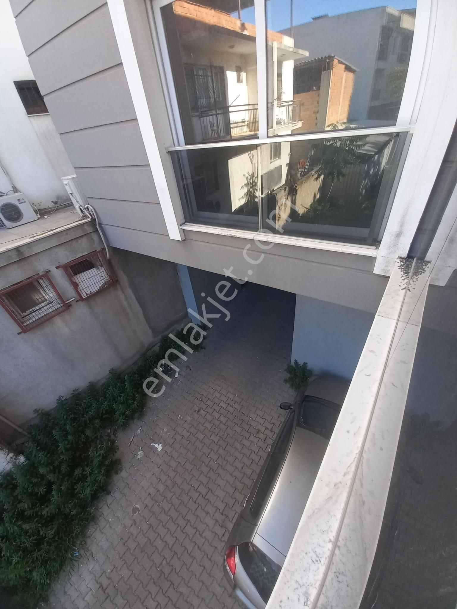 Bornova Stadyum Metro Yakınlarındayedi Yıllık Binada Bakımlı 1+1 Satılık Ticari Konut - Görsel 11