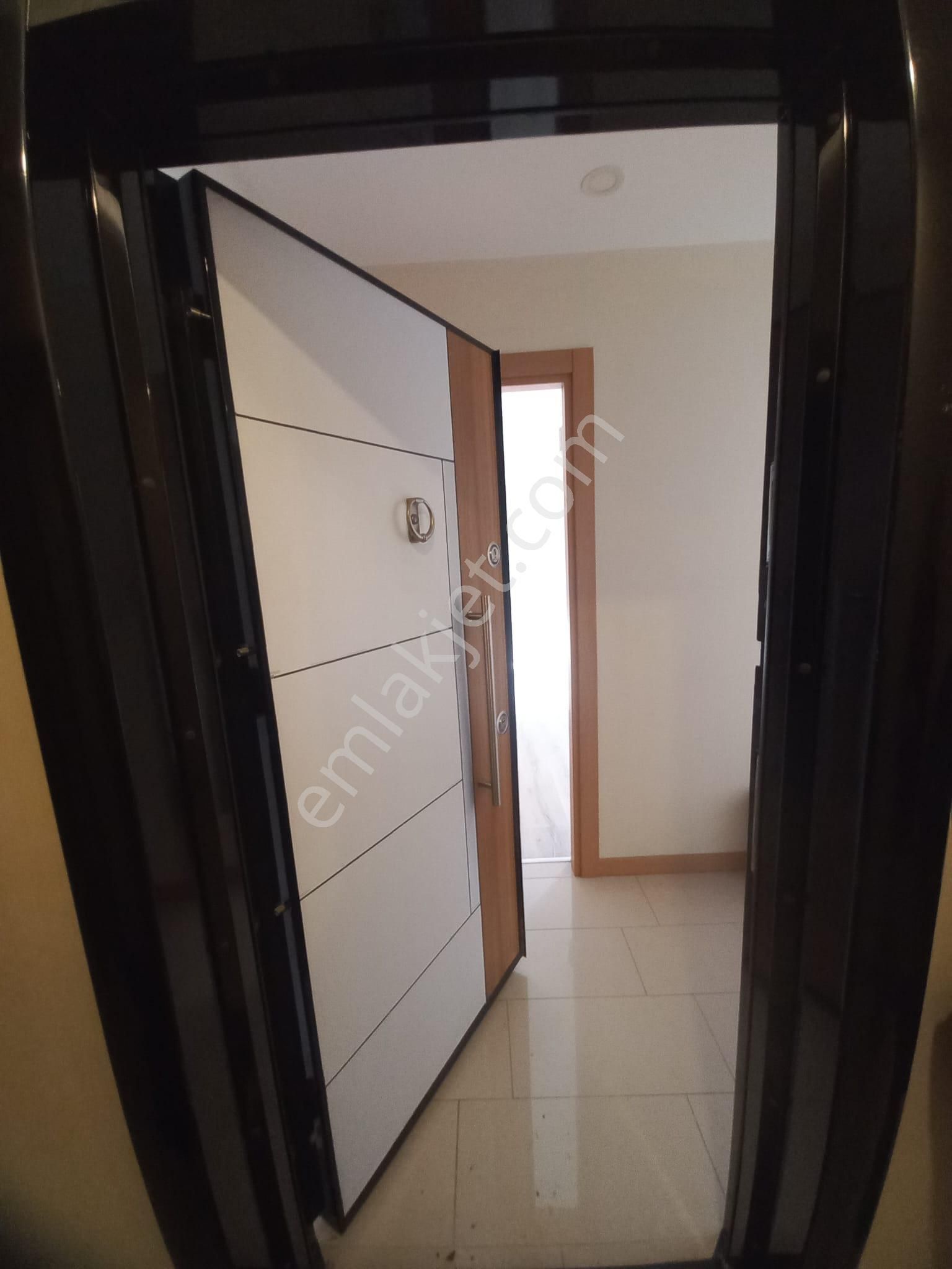 Bornova Stadyum Metro Yakınlarındayedi Yıllık Binada Bakımlı 1+1 Satılık Ticari Konut - Görsel 13