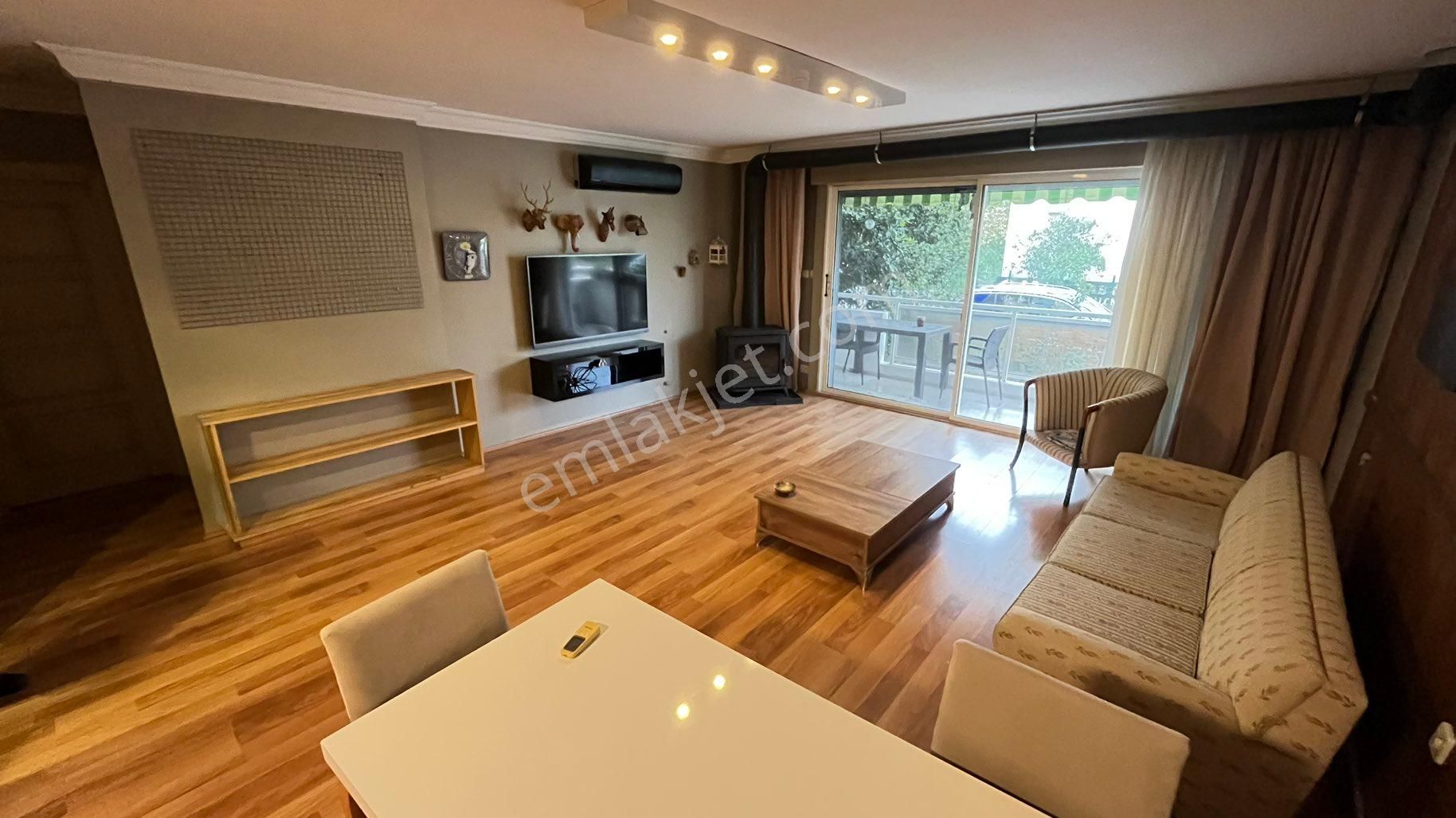 Armutalan Yunus Nadi Caddesinde Geniş 2+1 Eşyalı Daire Giriş Kat - Görsel 2