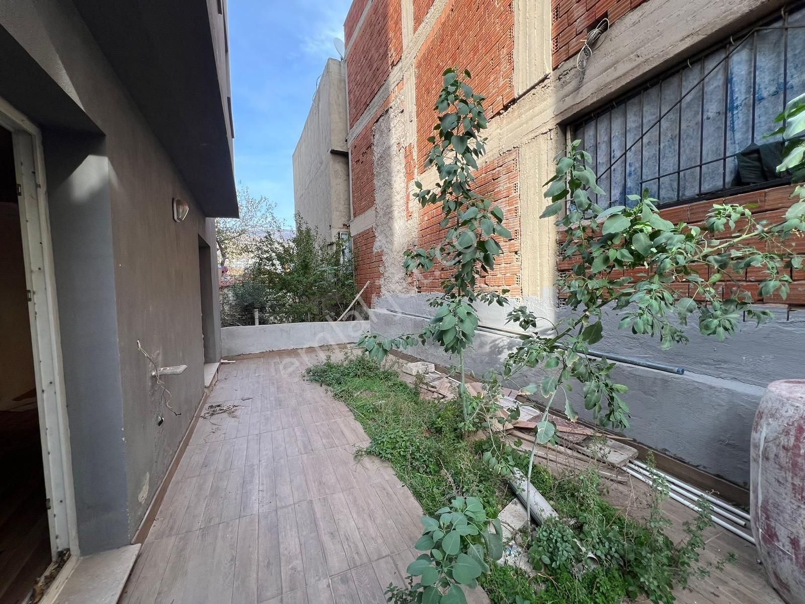 Akalindan Bayraklının Gelişen Bölgesinde 2+1 Bahçeli Satılık - Görsel 2