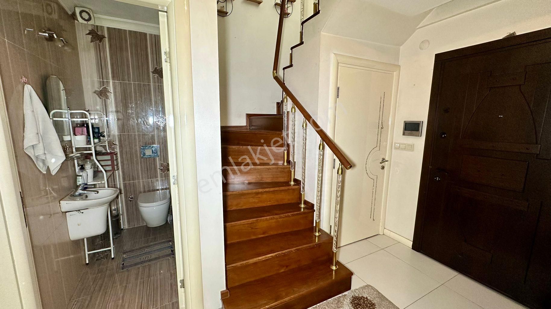 Balçova Korutürk ‘te Satılık 7+1 Bahçeli Villa - Görsel 13
