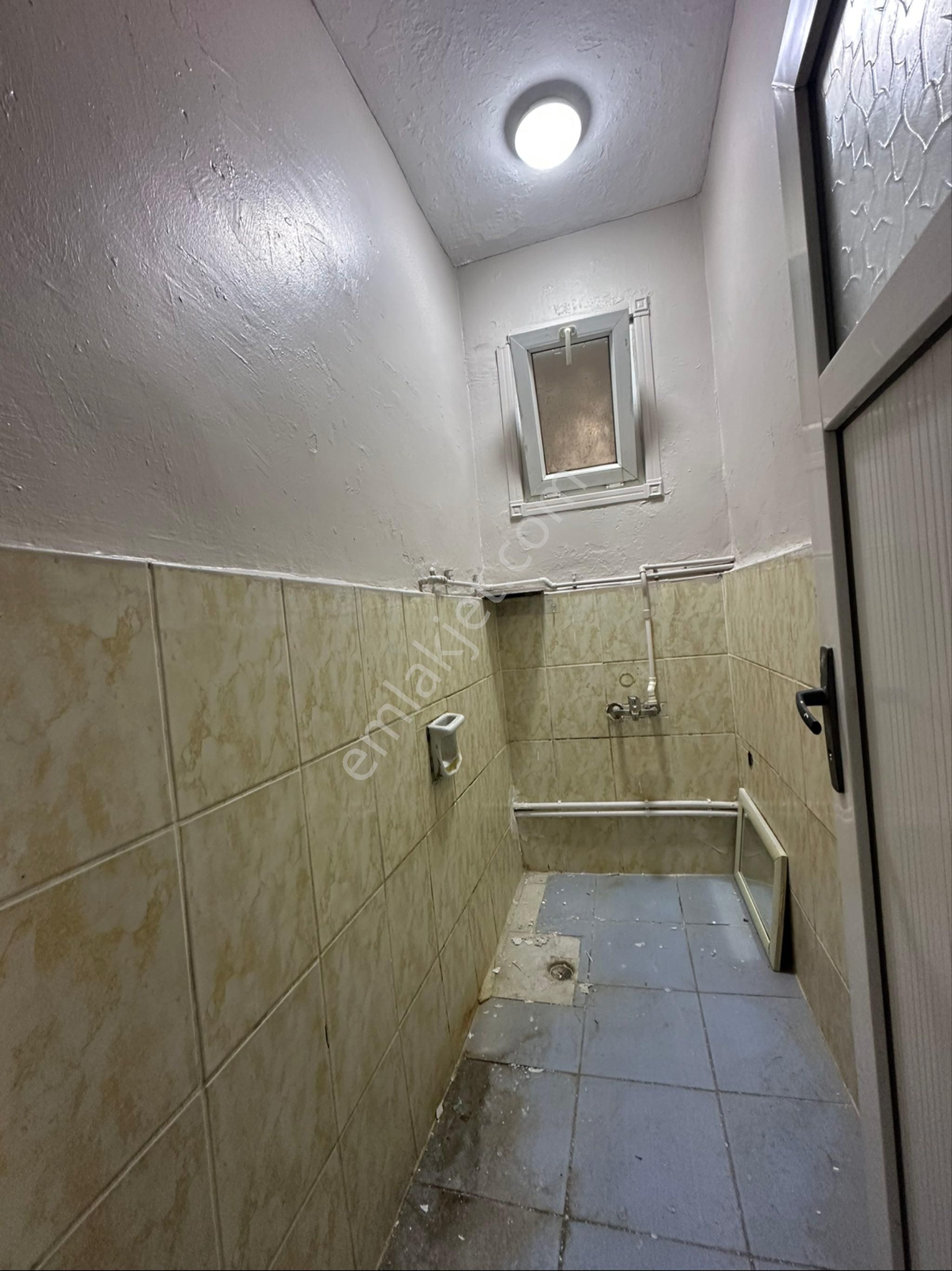 Uğurmumcu Tramvaya Yakın Kiralık Giriş Kat - Görsel 18