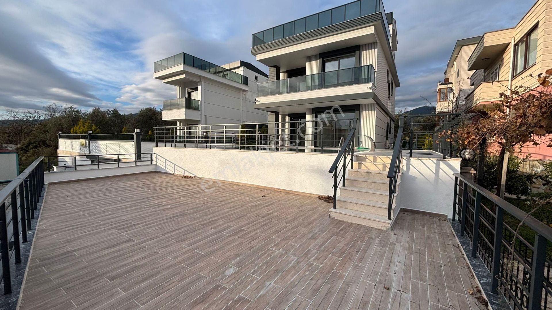 Güre Tahtakuşlar’da Emsalsiz! Deniz Manzaralı, 355 M² Arsada, Özel Havuzlu Ultra Lüks Müstakil Villa - Görsel 2