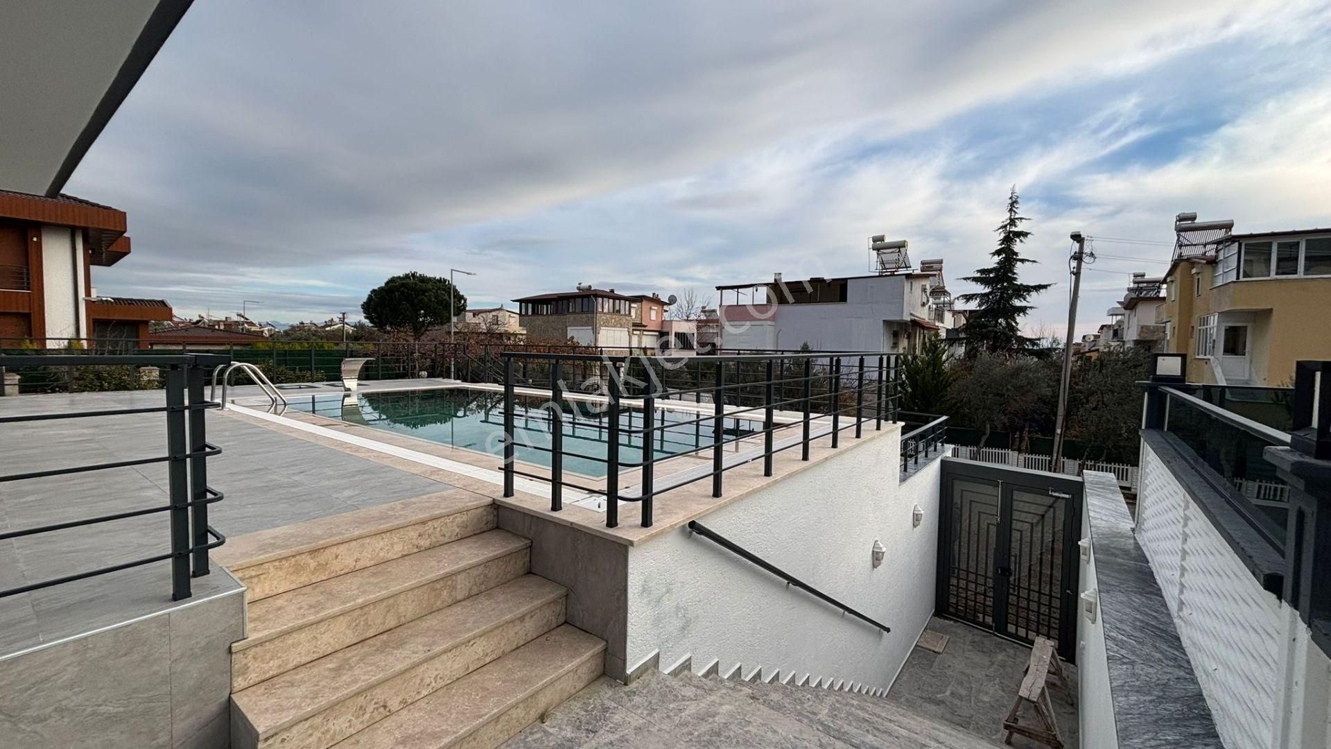 Güre Tahtakuşlar’da Emsalsiz! Deniz Manzaralı, 355 M² Arsada, Özel Havuzlu Ultra Lüks Müstakil Villa - Görsel 8