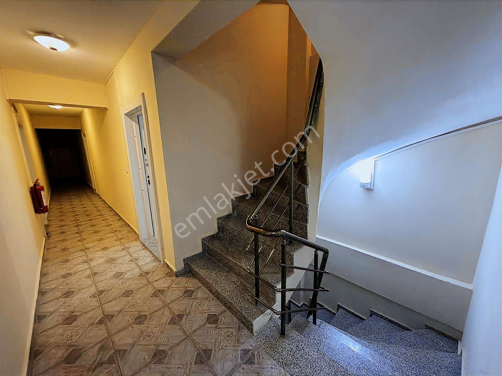 Kuşadası Davutlar Merkezde Satılık Eşyalı 1+1 Daire - Görsel 18