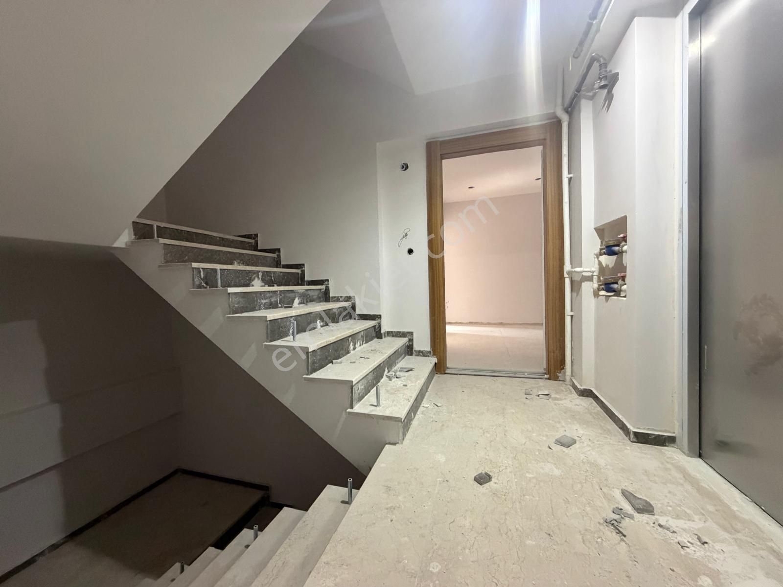 Bahçelievler Merkez'de Sıfır Binada 3+1 Geniş Ara Kat Daire - Görsel 27