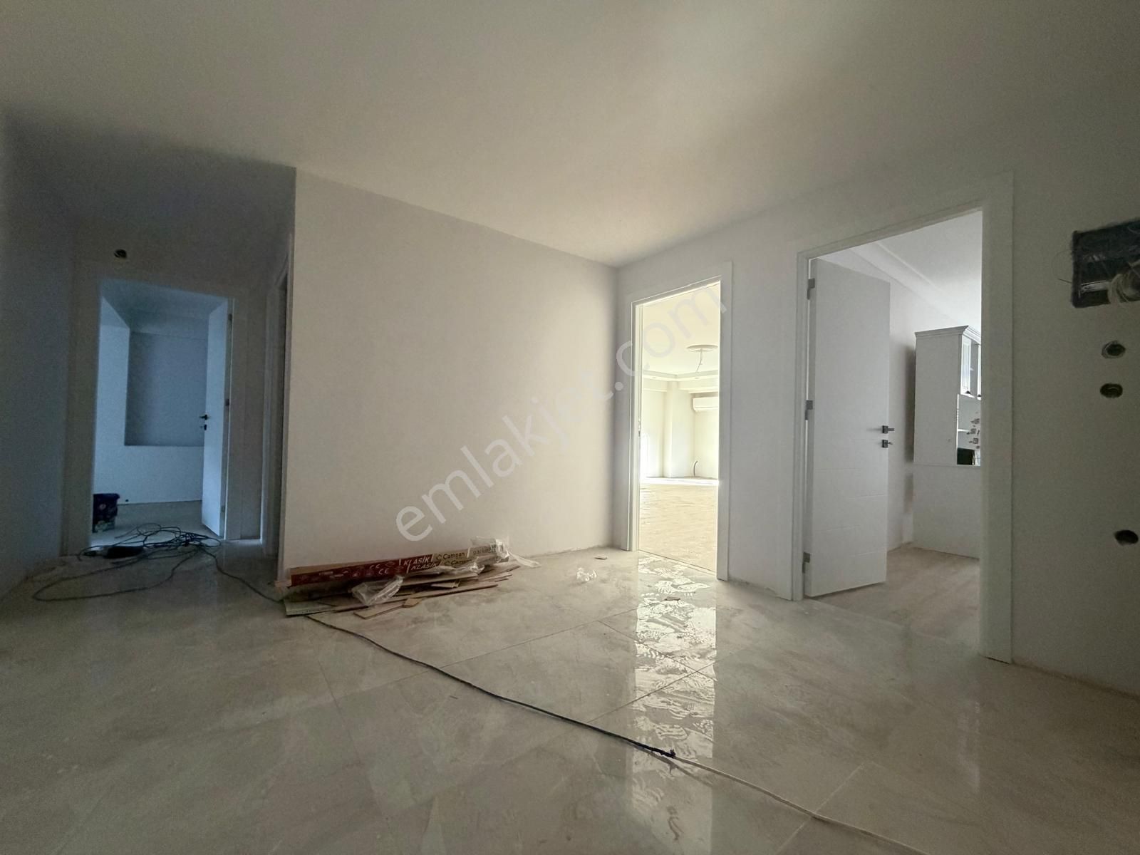 Bahçelievler Merkez'de Sıfır Binada 3+1 Geniş Ara Kat Daire - Görsel 26