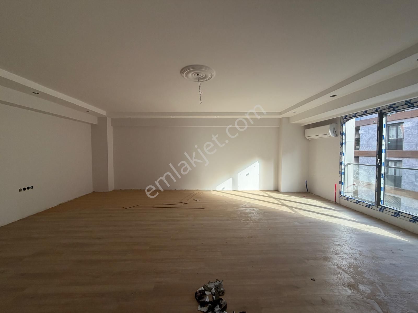 Bahçelievler Merkez'de Sıfır Binada 3+1 Geniş Ara Kat Daire - Görsel 2