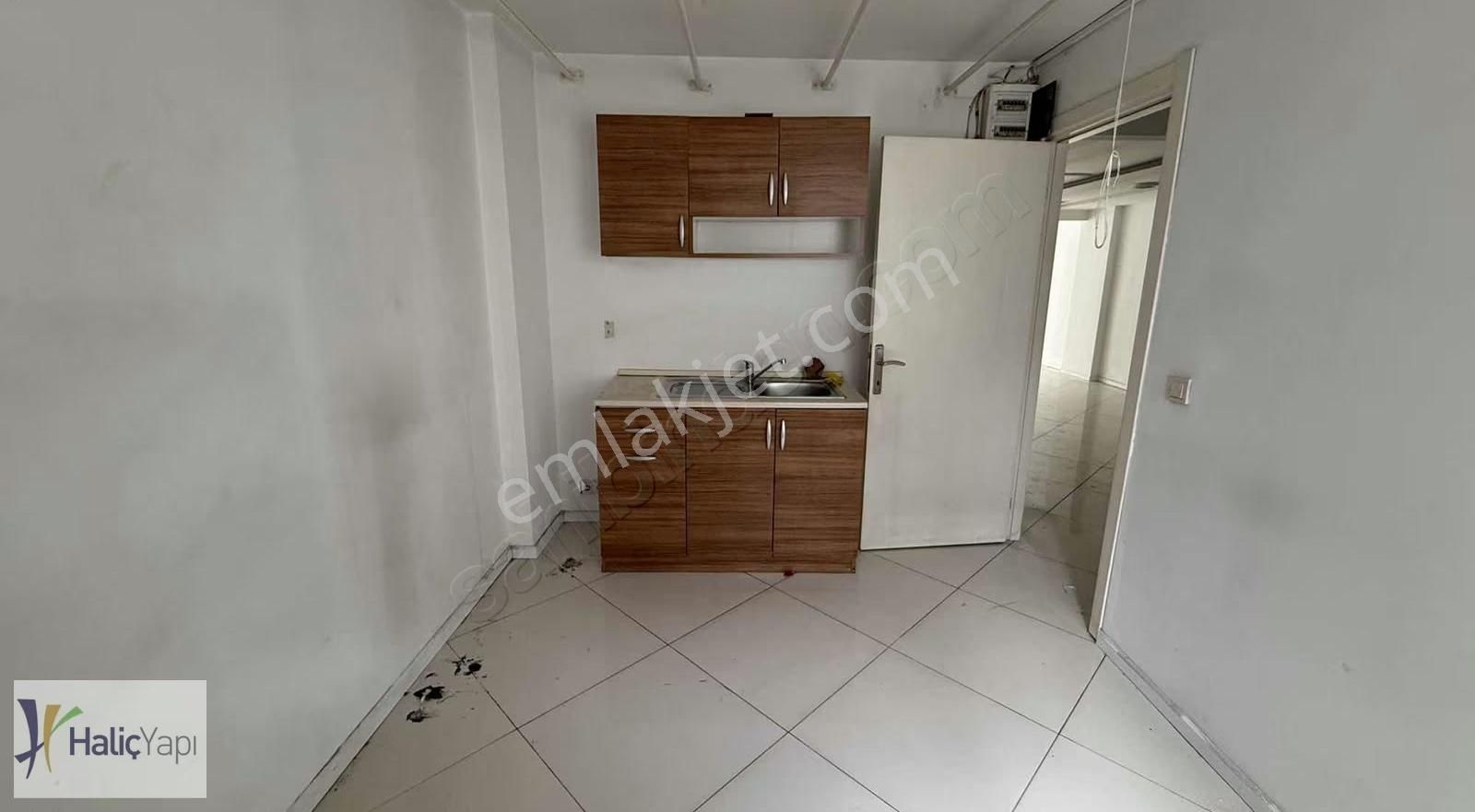 Nişantaşı Baytar Ahmet Sokakta Vitrinli Kiralık İş Yeri - Görsel 13