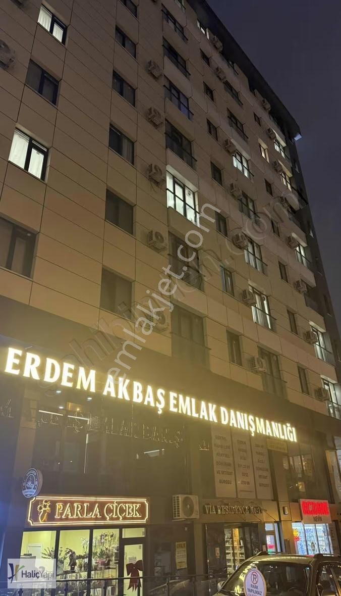 Via E-5 Residance Şehir Manzaralı Kiralık 2+1 Balkonlu Daire