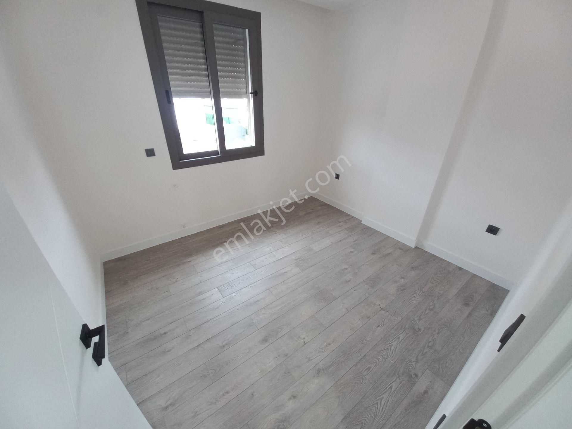 Didim'de Havuzlu Sitede Satılık Ön Cepheli 3+1 Bitişik Nizamlı Villa - Görsel 15