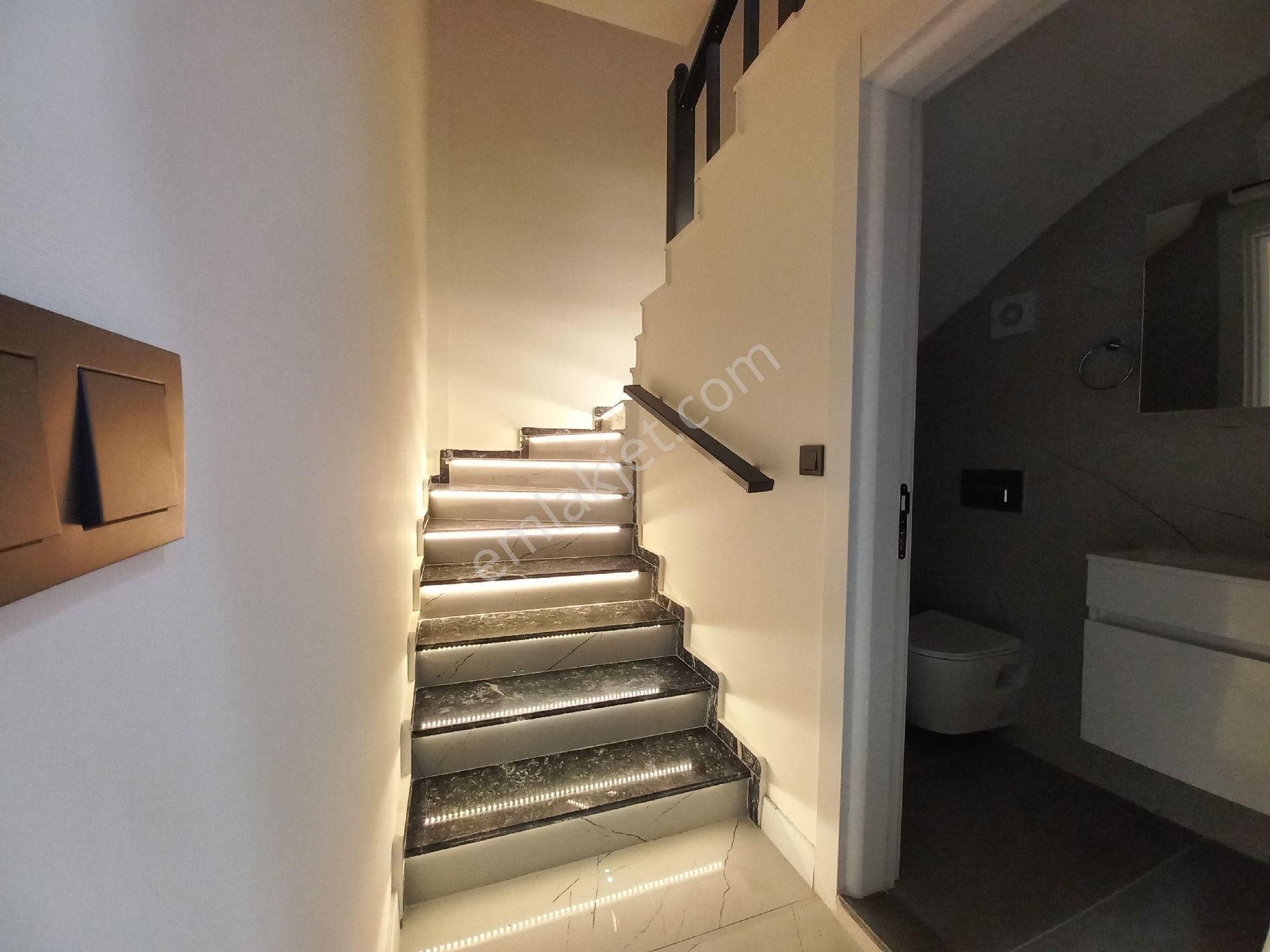 Didim'de Havuzlu Sitede Satılık Ön Cepheli 3+1 Bitişik Nizamlı Villa - Görsel 10