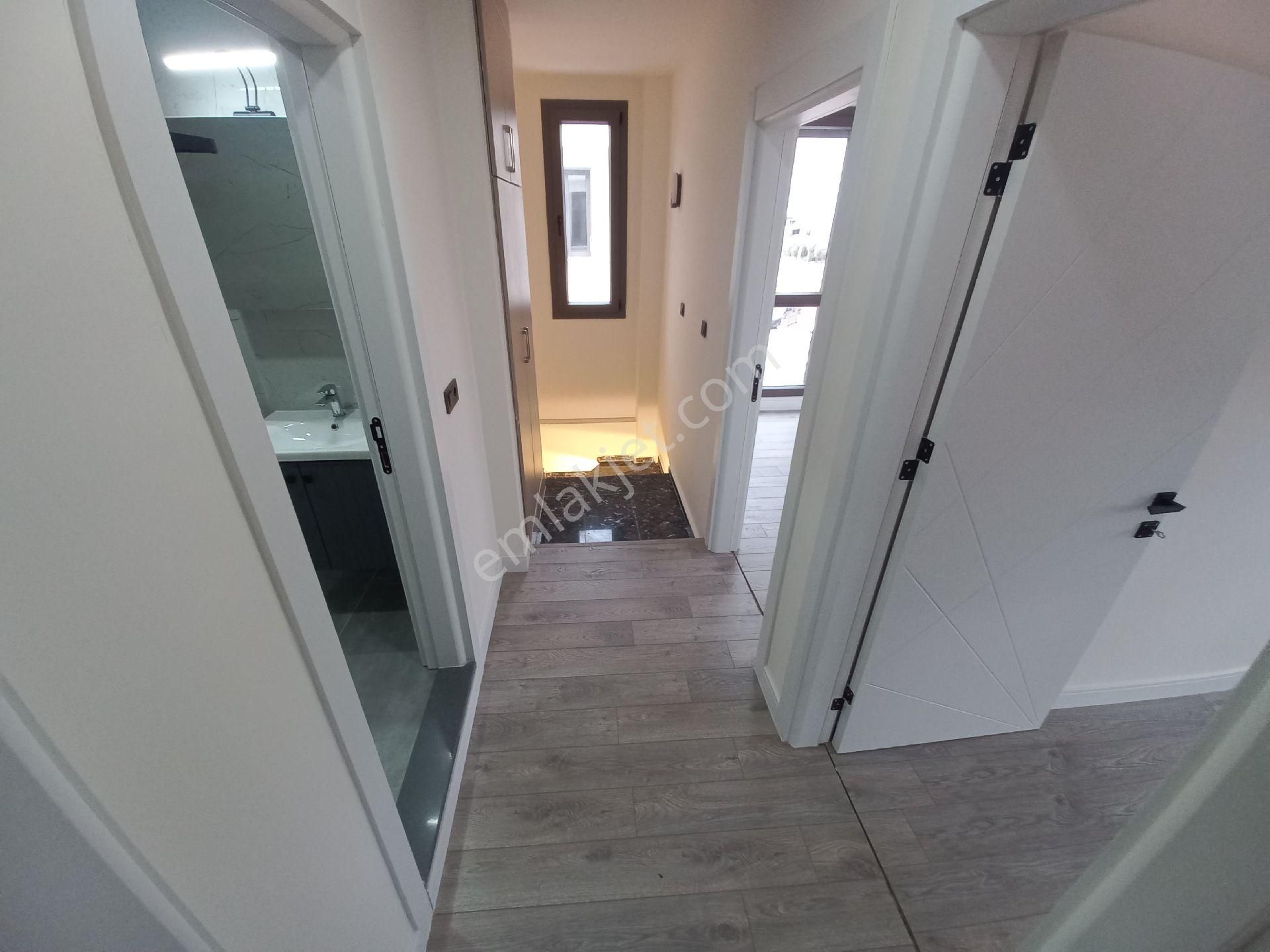 Didim'de Havuzlu Sitede Satılık Ön Cepheli 3+1 Bitişik Nizamlı Villa - Görsel 12