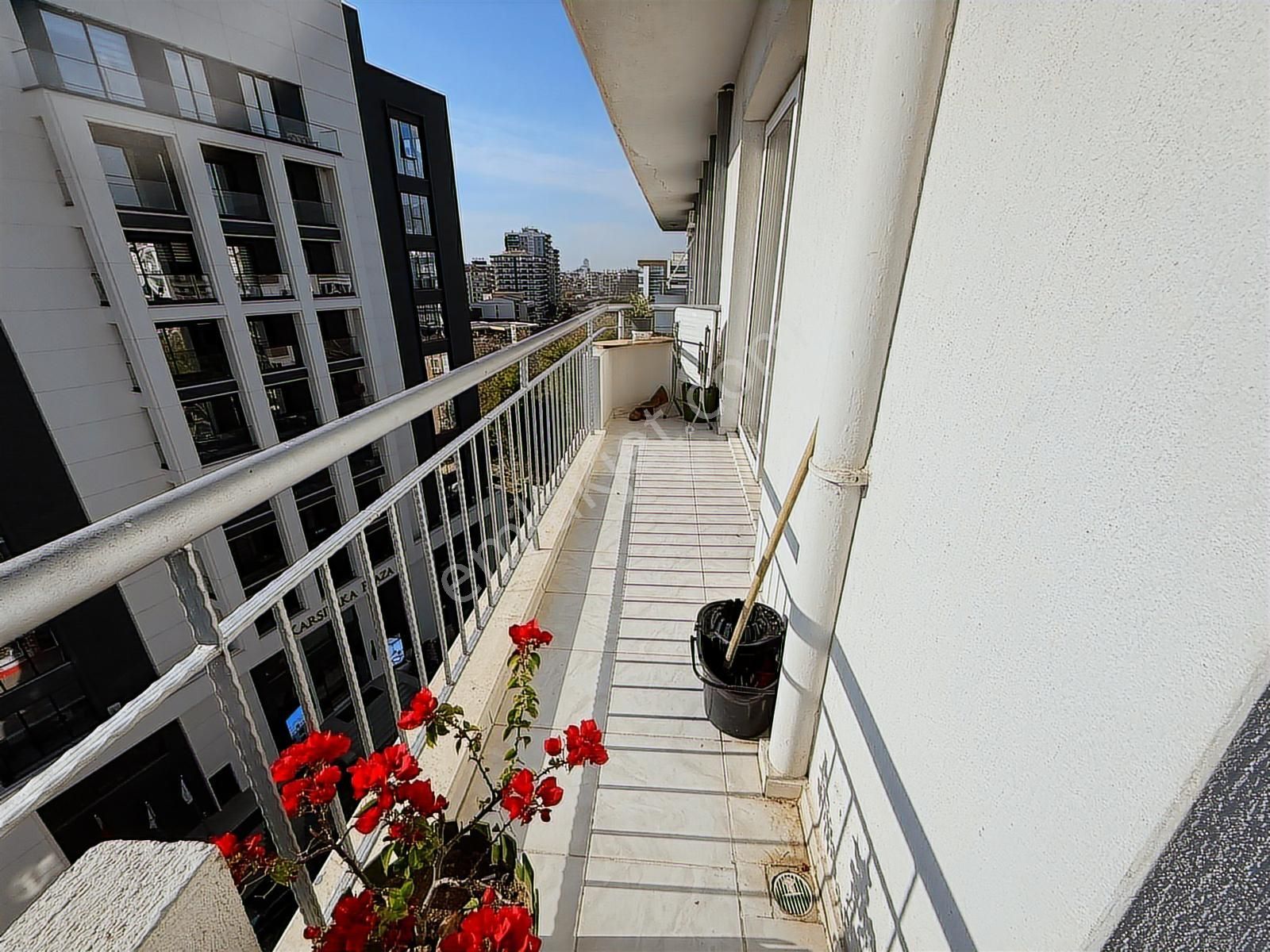 Karşıyaka Soğukkuyu'da Satılık 4+2 Dublex Daire - Görsel 9