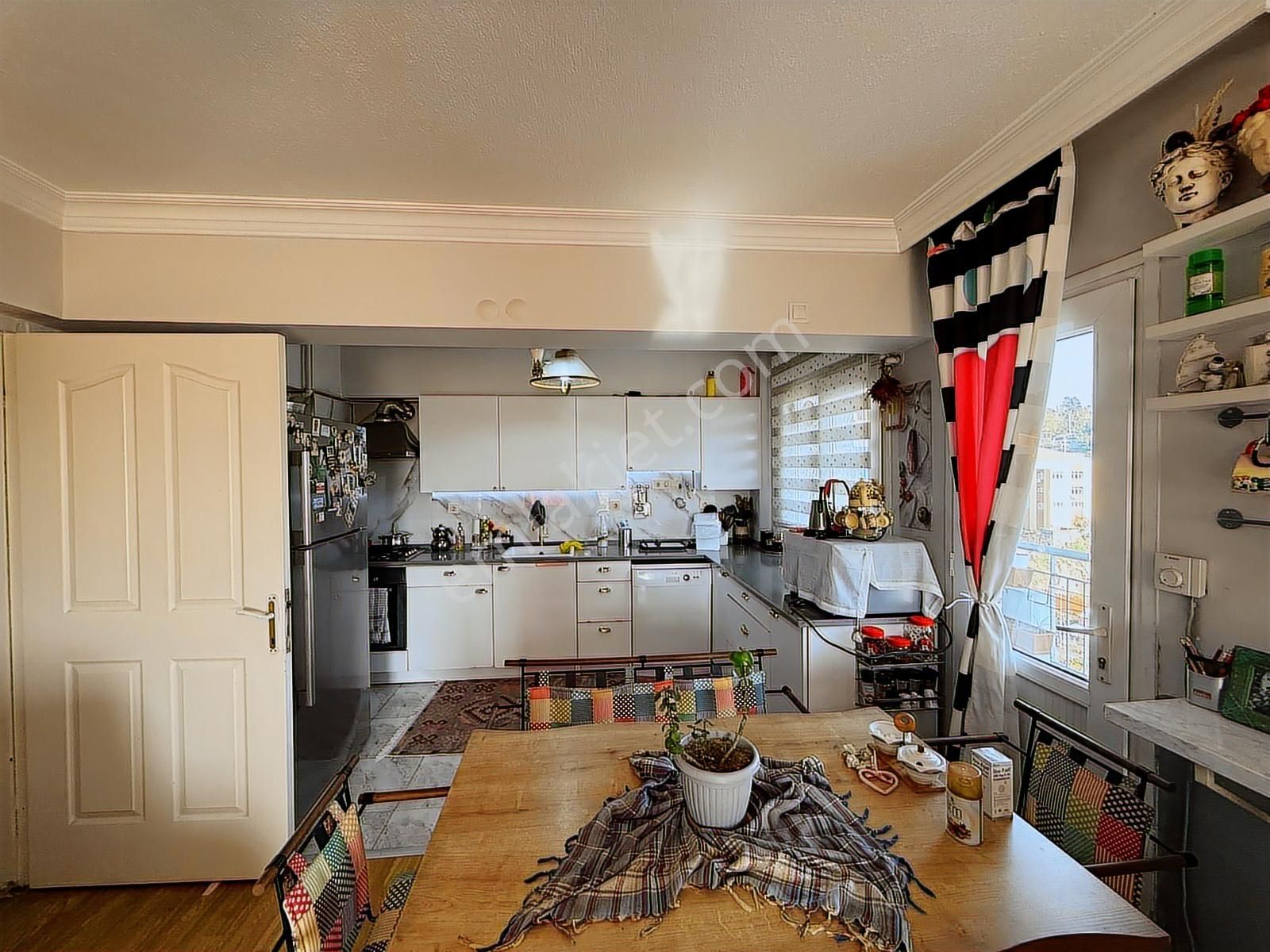 Karşıyaka Soğukkuyu'da Satılık 4+2 Dublex Daire - Görsel 3