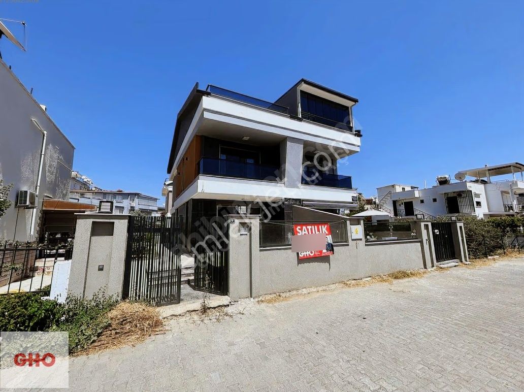 Didim Mavişehirde Denize 100 Adım Mesafede Satılık Villa