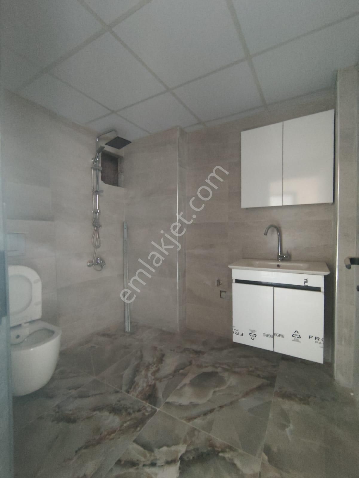 Özgür Gayrimenkul'den Çamlıca Mh.'de 2+0 Satlık Daire - Görsel 13