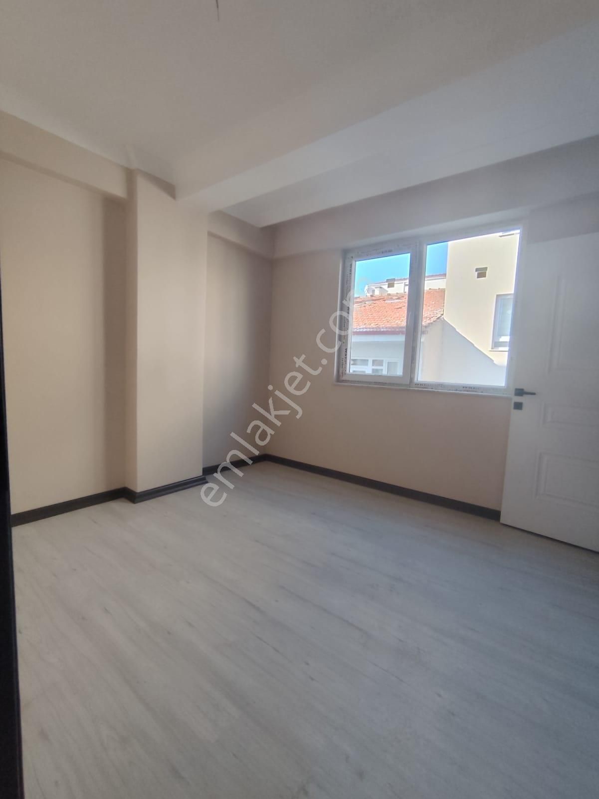 Özgür Gayrimenkul'den Çamlıca Mh.'de 2+0 Satlık Daire - Görsel 3