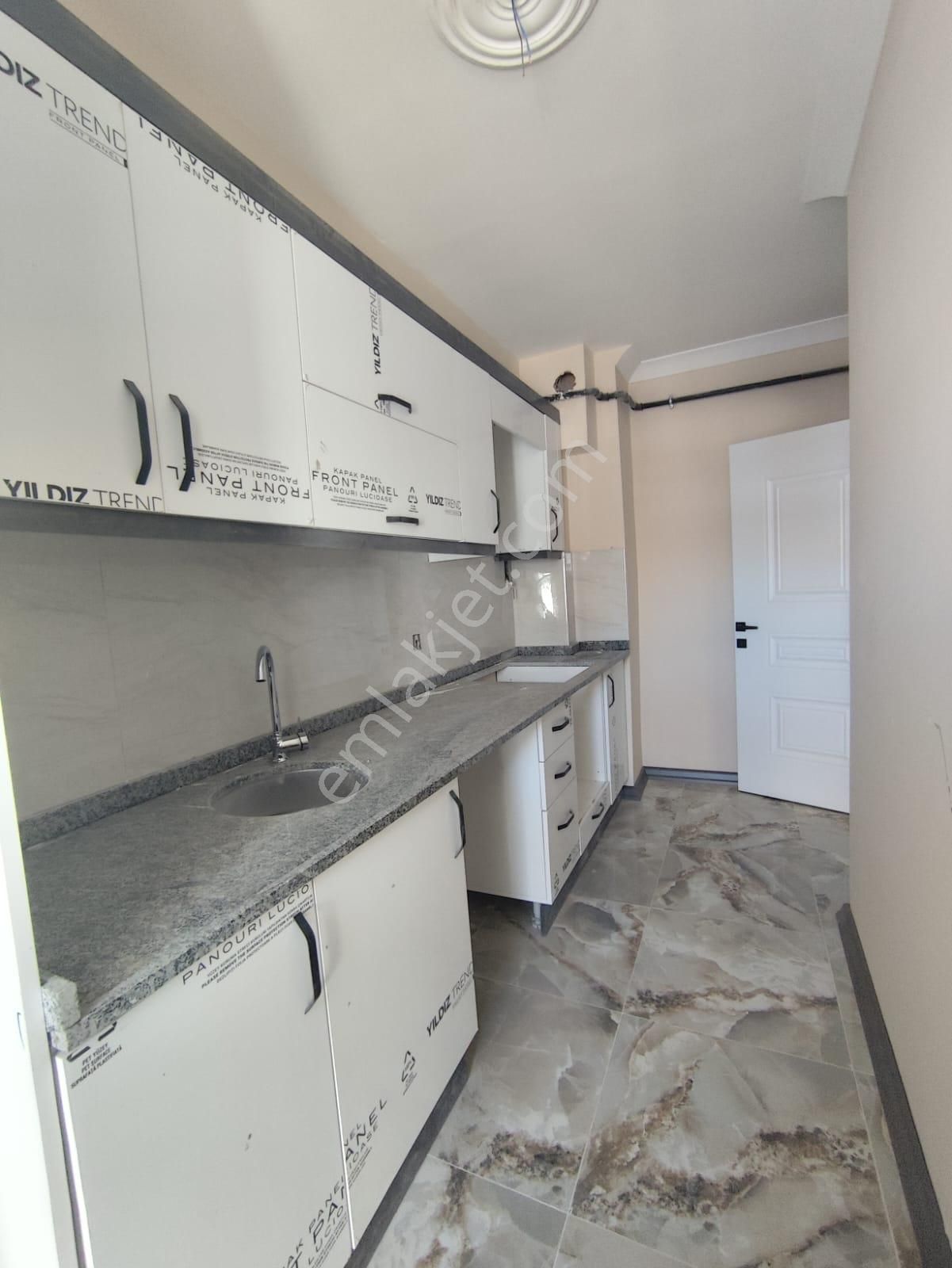 Özgür Gayrimenkul'den Çamlıca Mh.'de 2+0 Satlık Daire - Görsel 6