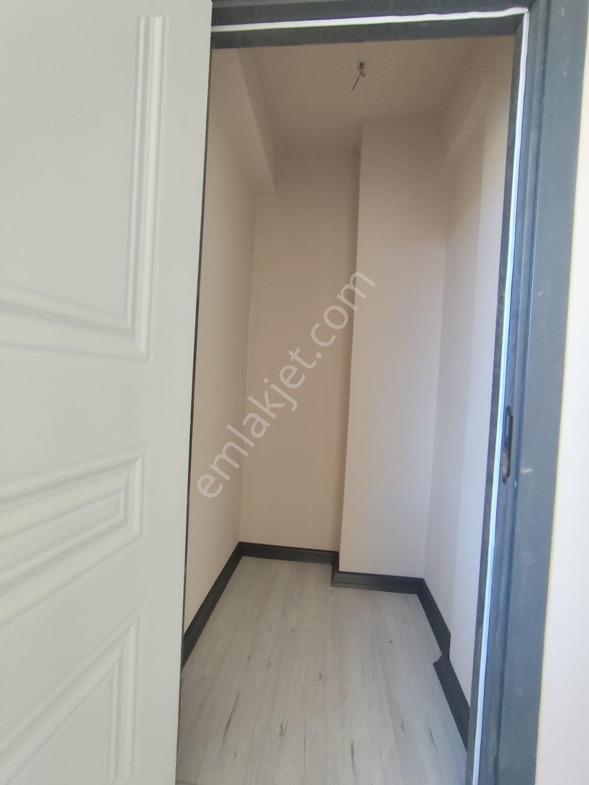 Özgür Gayrimenkul'den Çamlıca Mh.'de 2+0 Satlık Daire - Görsel 5