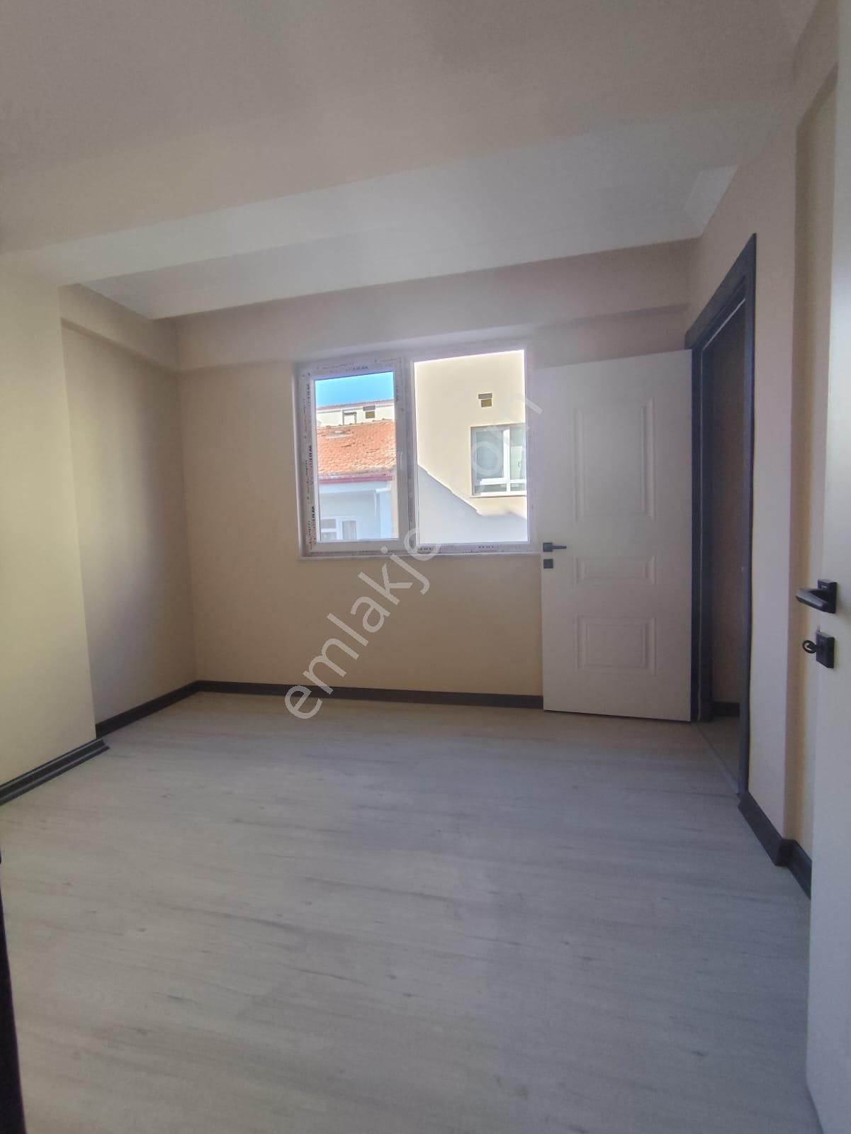 Özgür Gayrimenkul'den Çamlıca Mh.'de 2+0 Satlık Daire - Görsel 4