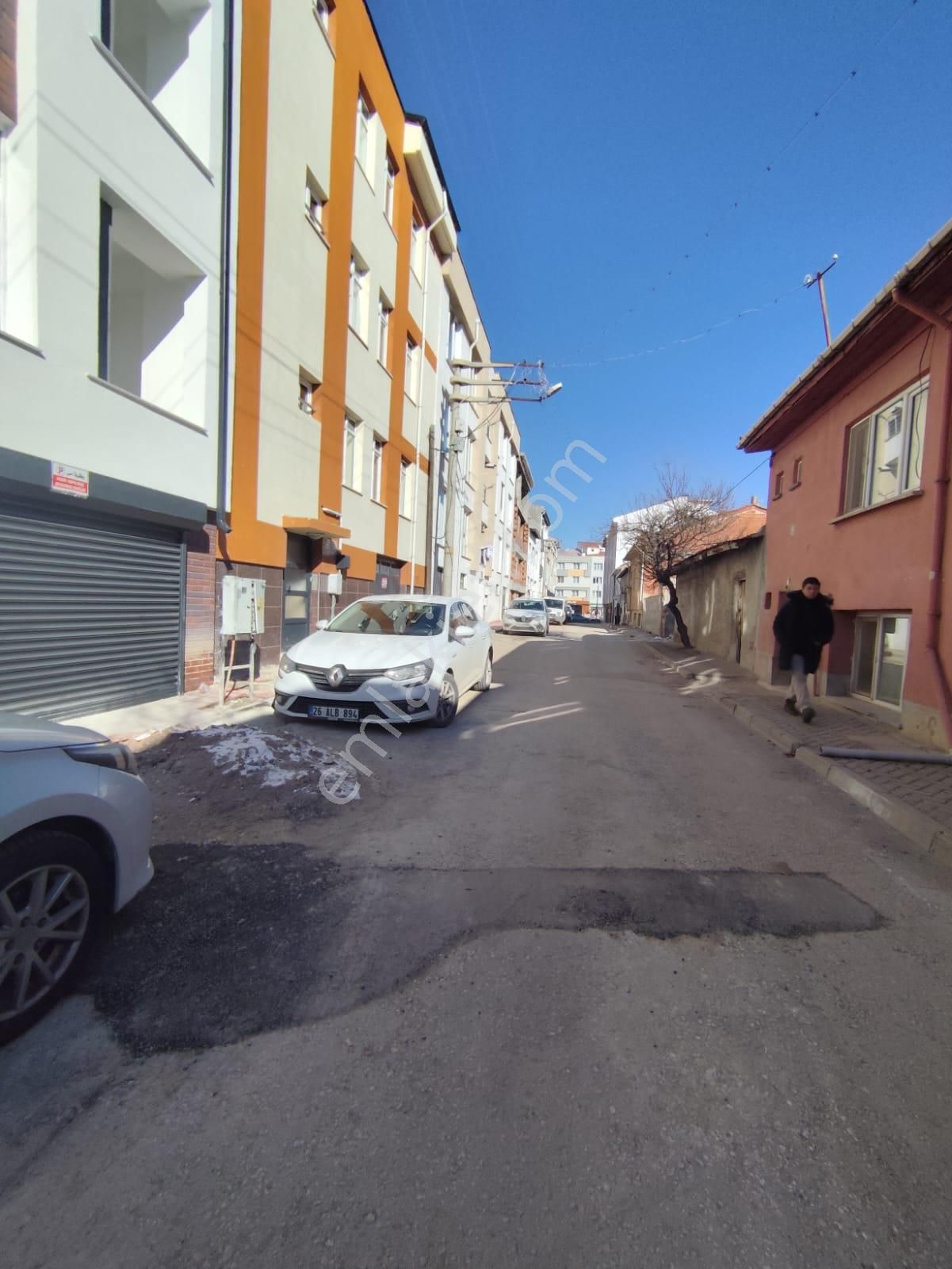 Özgür Gayrimenkul'den Çamlıca Mh.'de 2+0 Satlık Daire - Görsel 19