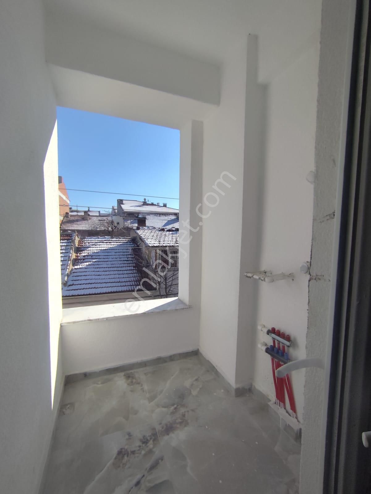 Özgür Gayrimenkul'den Çamlıca Mh.'de 2+0 Satlık Daire - Görsel 11