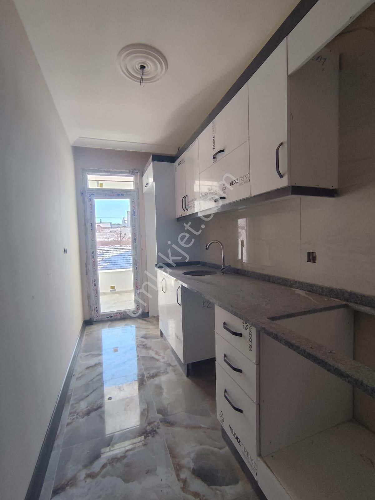 Özgür Gayrimenkul'den Çamlıca Mh.'de 2+0 Satlık Daire - Görsel 7