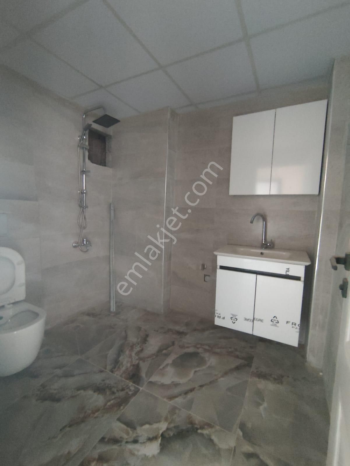 Özgür Gayrimenkul'den Çamlıca Mh.'de 2+0 Satlık Daire - Görsel 15