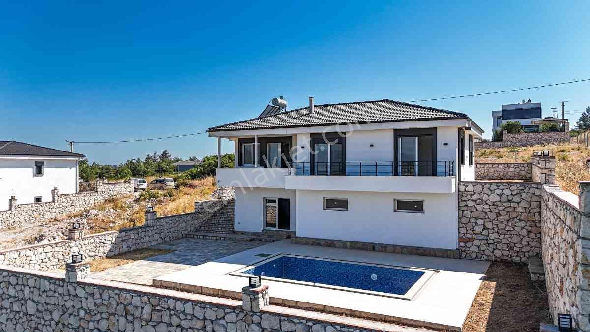 Akyeniköy Mah Seyrantepe'de Satılık Havuzlu Sıfır 3+1 Villa - Görsel 13