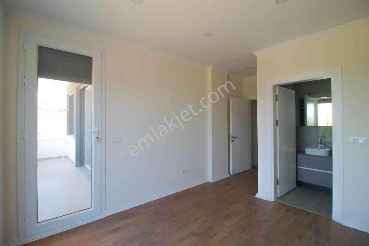 Akyeniköy Mah Seyrantepe'de Satılık Havuzlu Sıfır 3+1 Villa - Görsel 7