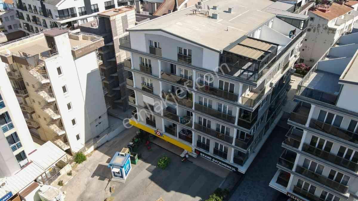 Altınkum'da Plaja 2 Bına Mesafede, 3+1 Havuzlu Asansörlü Daıre - Görsel 2