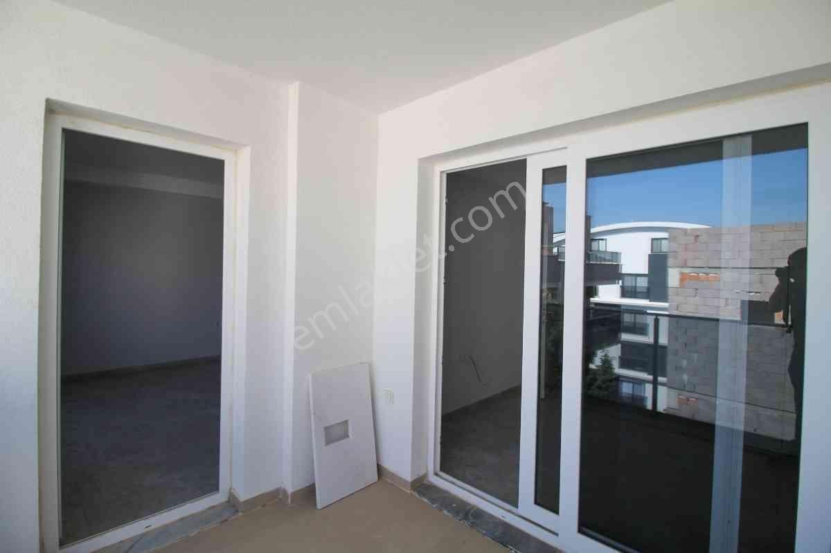 Altınkum'da Plaja 2 Bına Mesafede, 3+1 Havuzlu Asansörlü Daıre - Görsel 25