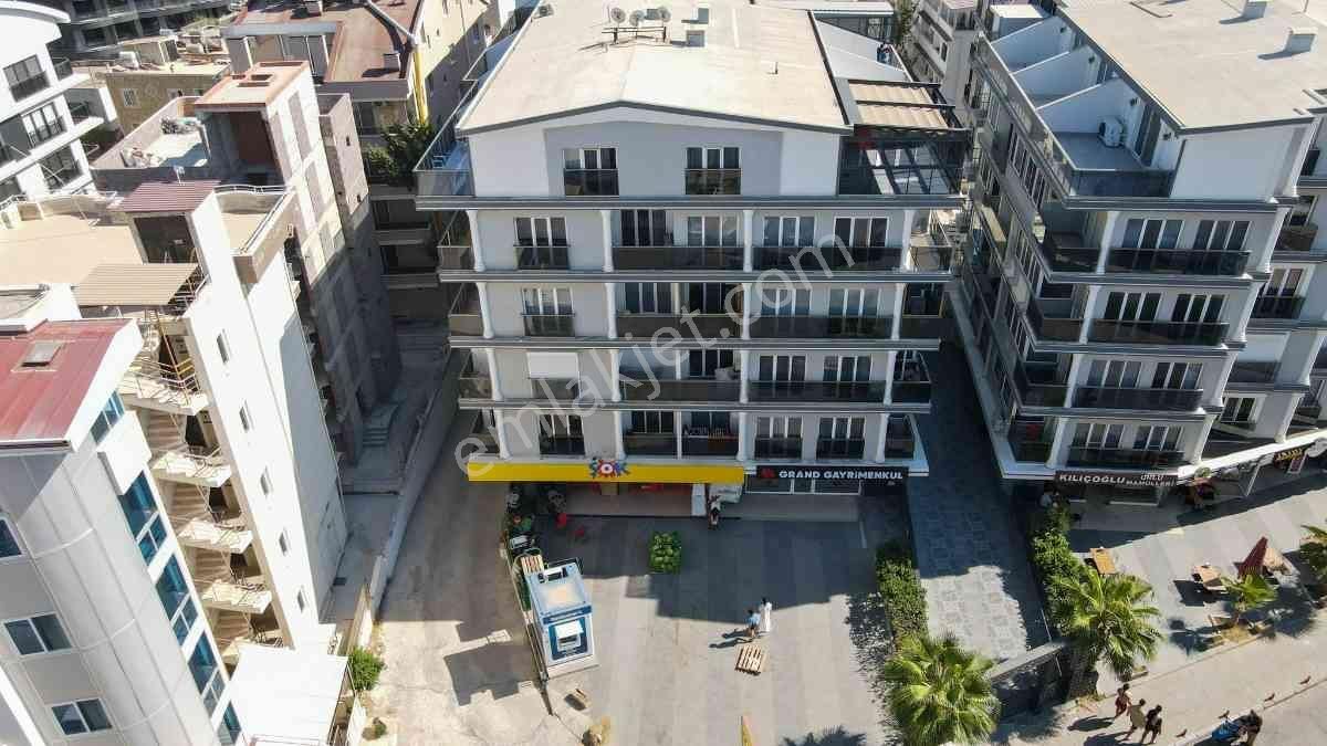 Altınkum'da Plaja 2 Bına Mesafede, 3+1 Havuzlu Asansörlü Daıre - Görsel 5