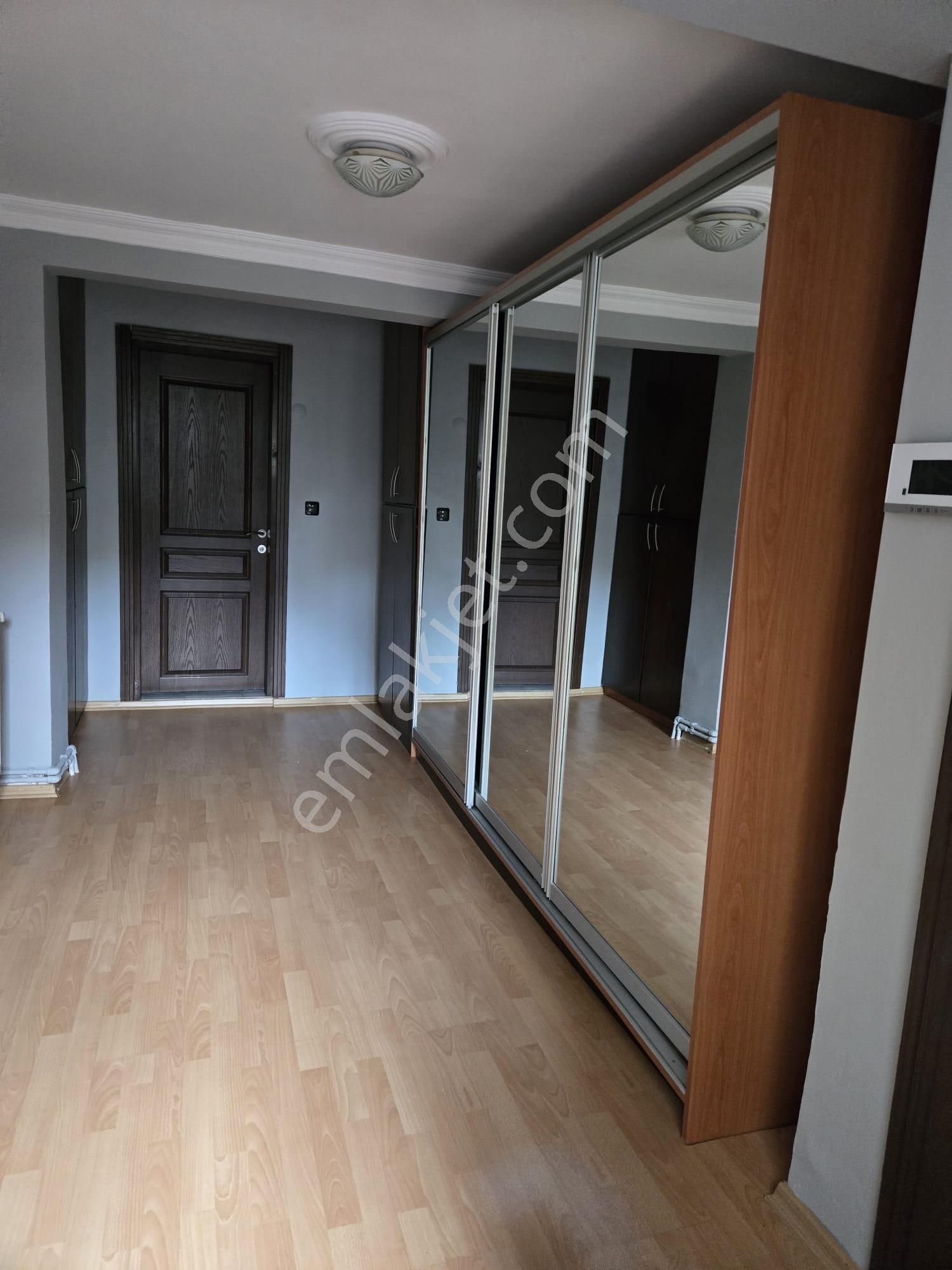 Tarabya Sitede 2+1 100 Metrekare Bahçe Kullanımlı Satılık Daire - Görsel 2