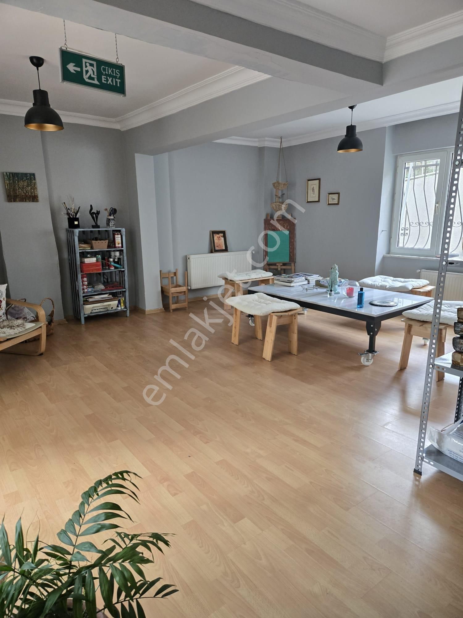 Tarabya Sitede 2+1 100 Metrekare Bahçe Kullanımlı Satılık Daire