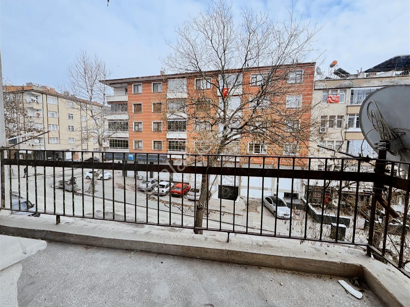 Zafer Mahallesinde Köşe Başı 3+1 Ara Kat Daire - Görsel 5