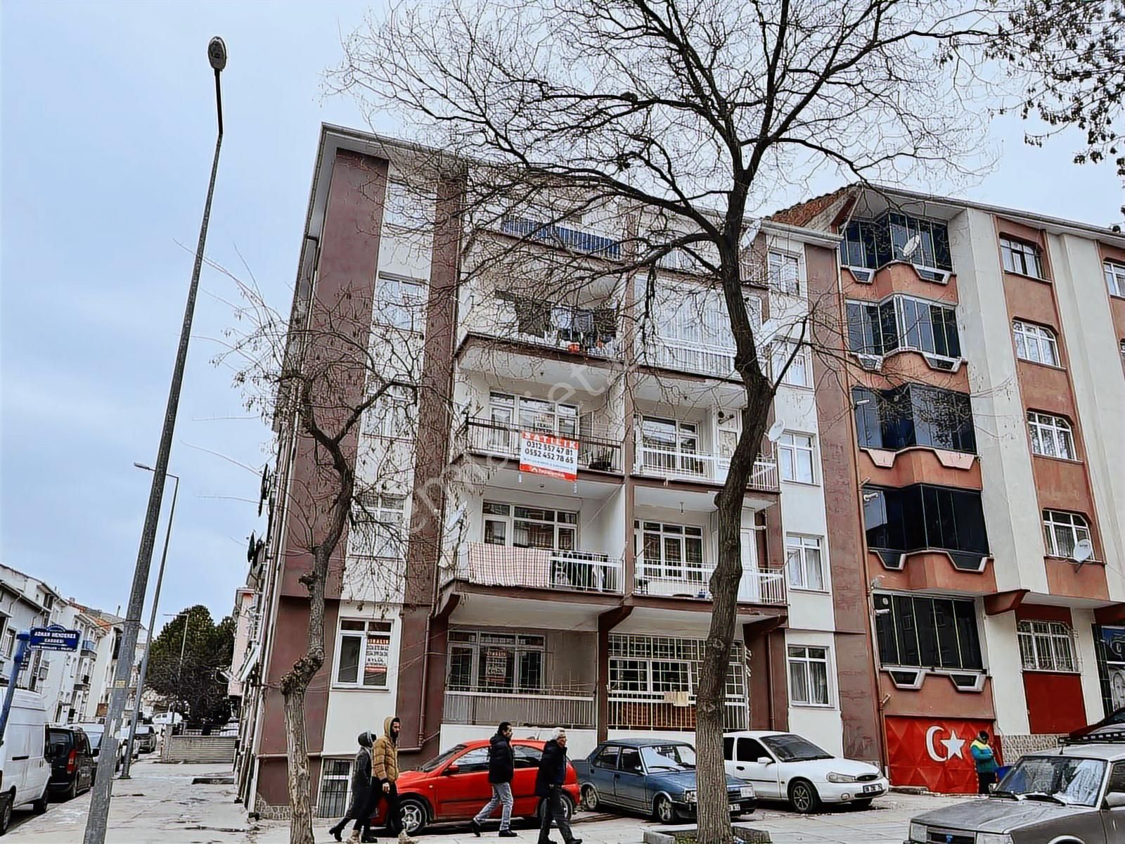 Zafer Mahallesinde Köşe Başı 3+1 Ara Kat Daire - Görsel 20