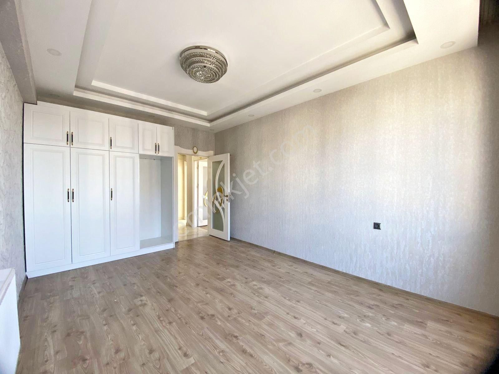 Fıstıklık Merkezde Çift Cam Balkonlu İnce İşçilikli Arakat 3+1 - Görsel 10