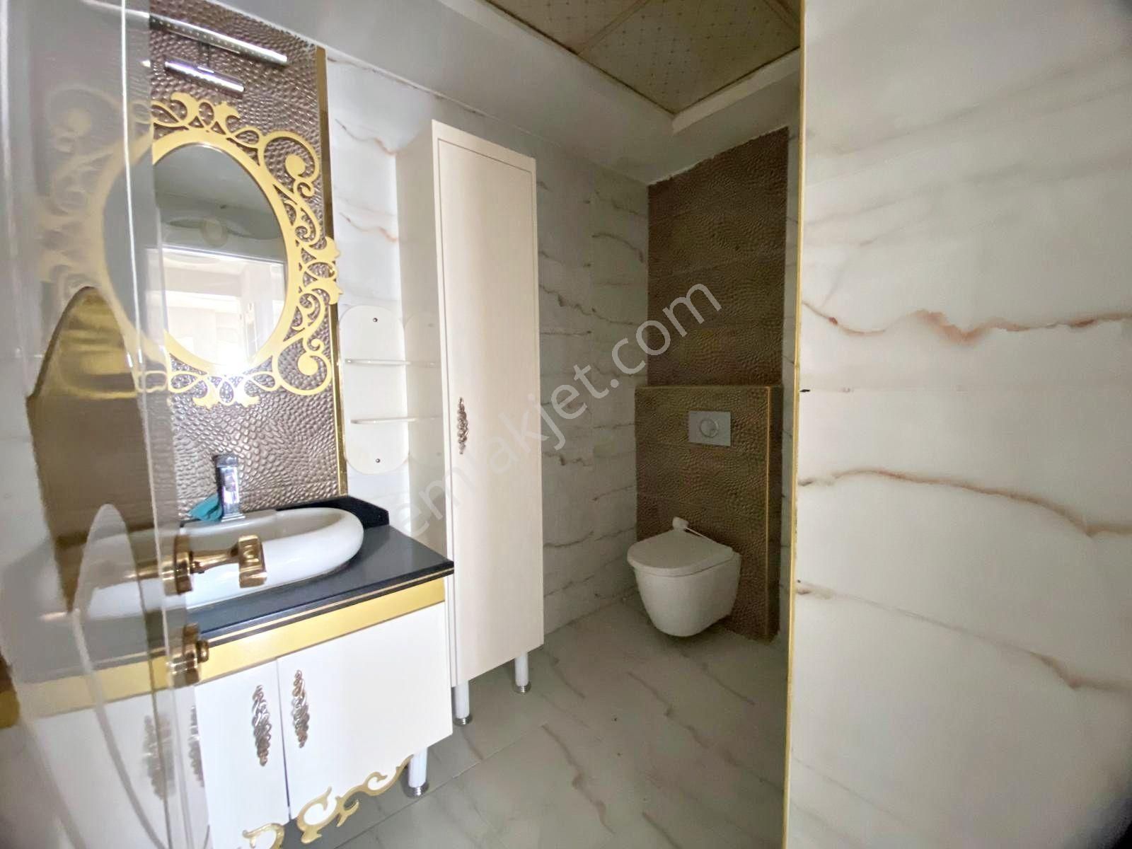 Fıstıklık Merkezde Çift Cam Balkonlu İnce İşçilikli Arakat 3+1 - Görsel 22