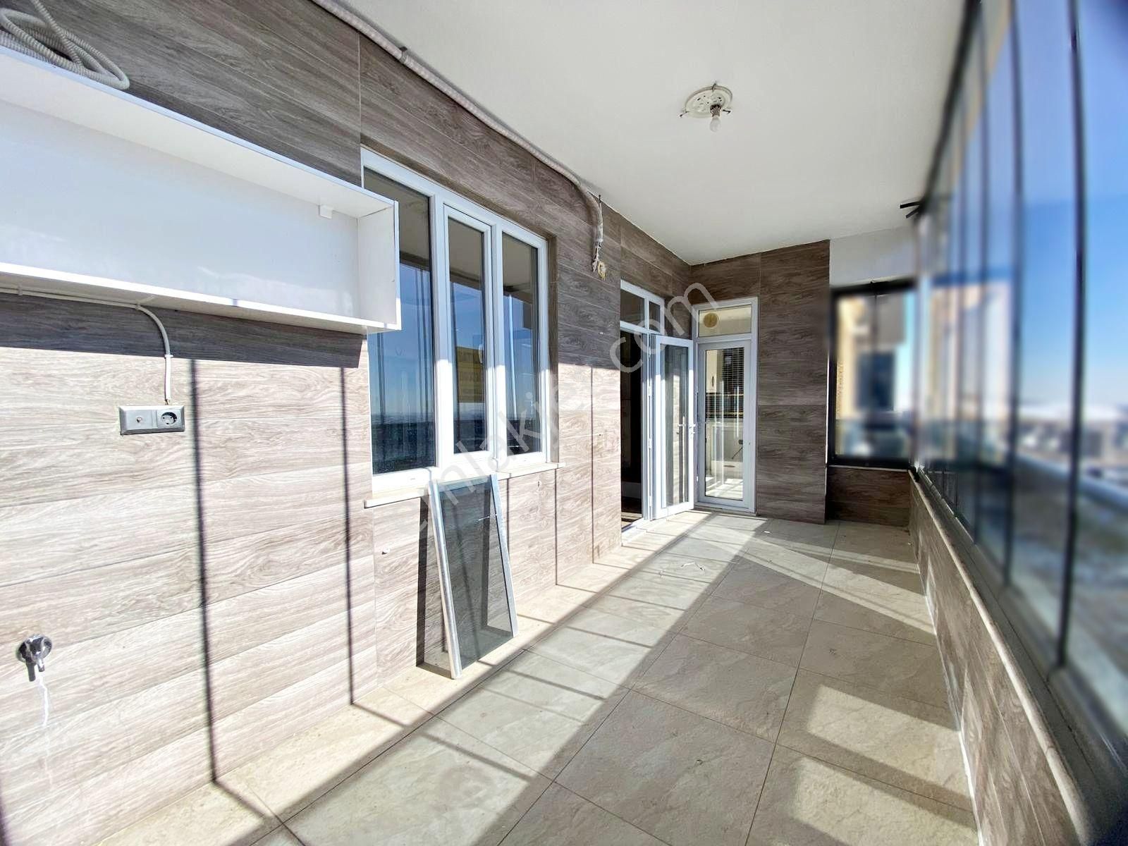 Fıstıklık Merkezde Çift Cam Balkonlu İnce İşçilikli Arakat 3+1 - Görsel 4